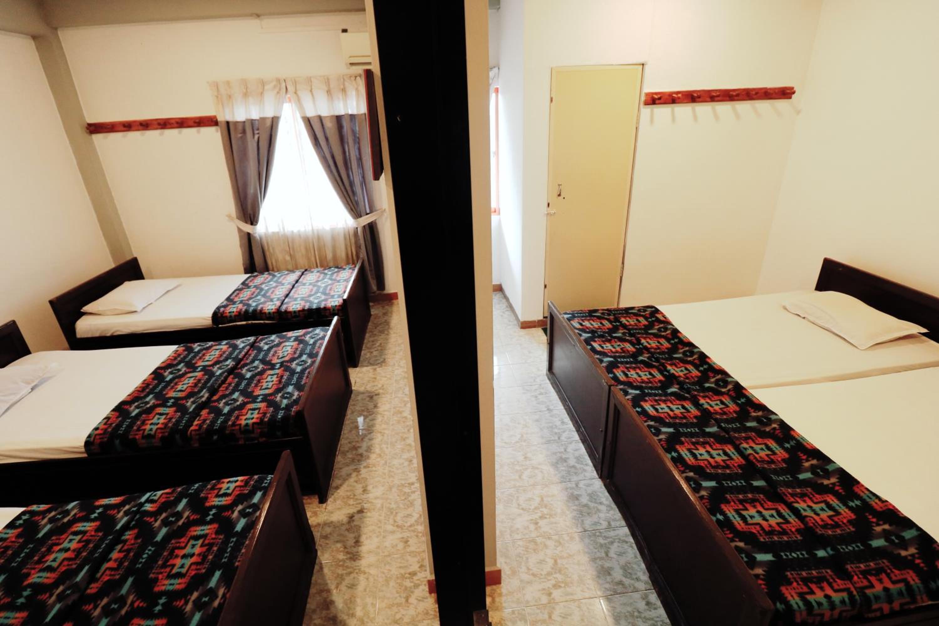 Standard Twin Room with Shared Bathroom photo 1