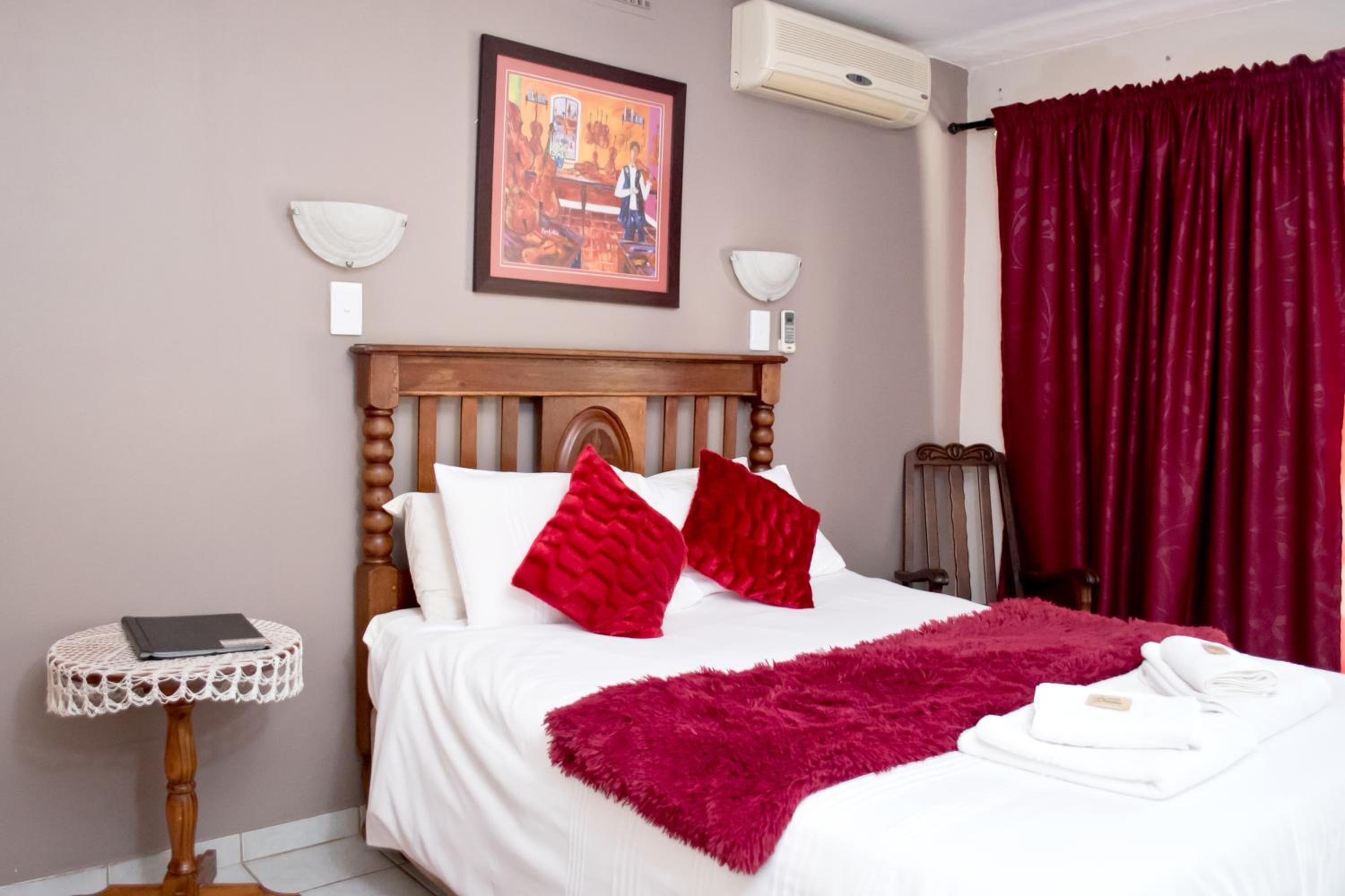 Double Room - Photo 20