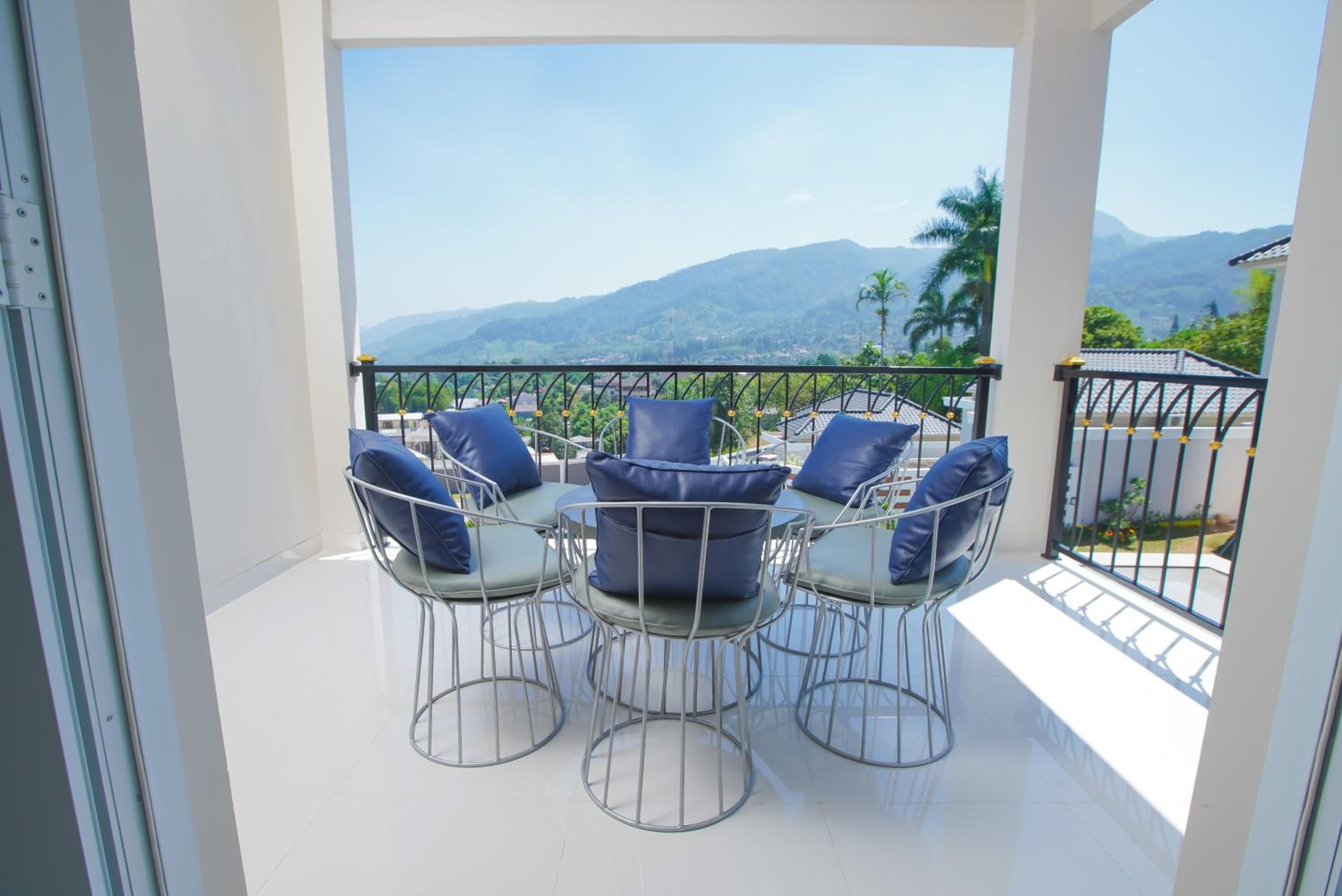 Three-Bedroom Villa - Photo 48