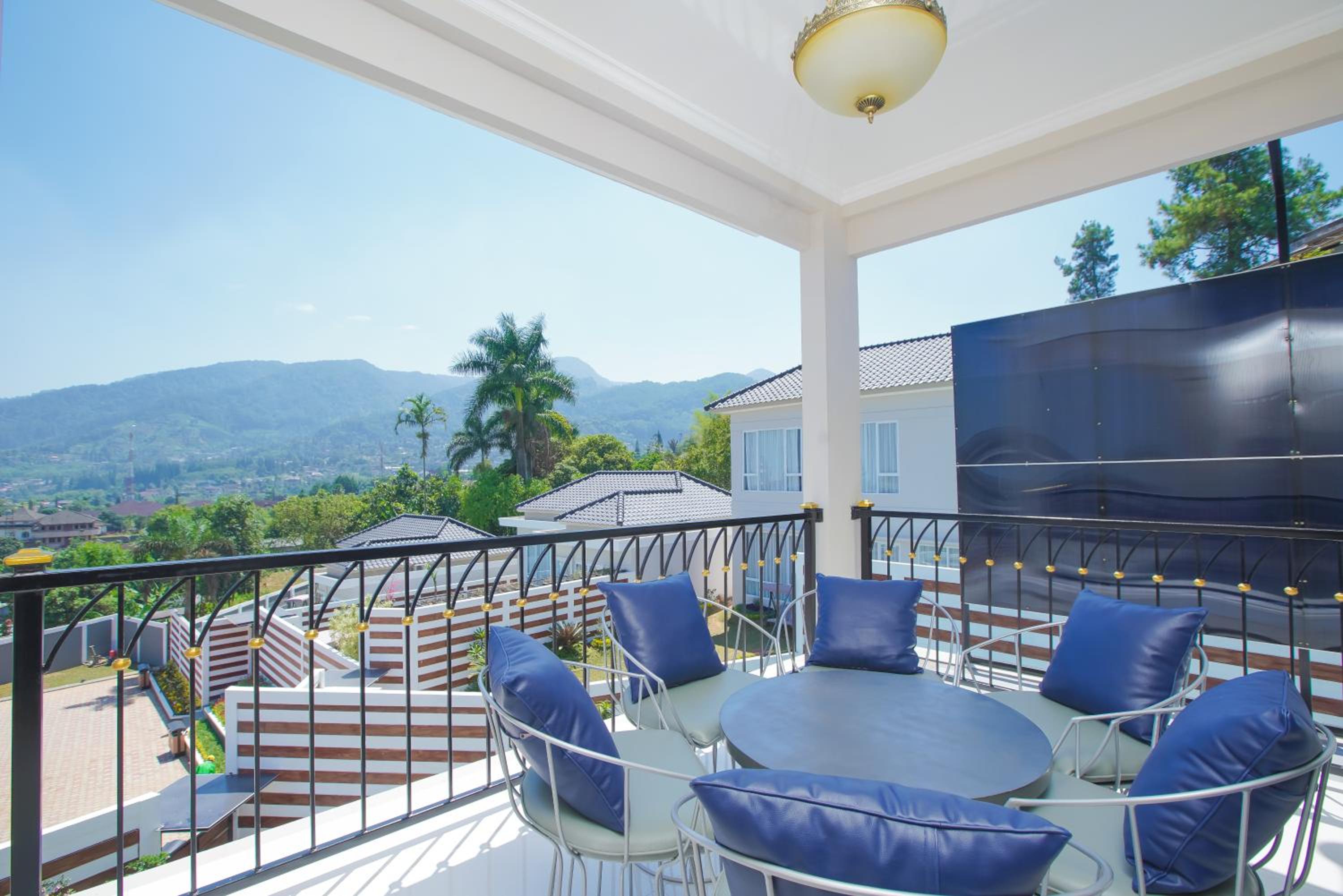 Three-Bedroom Villa - Photo 49