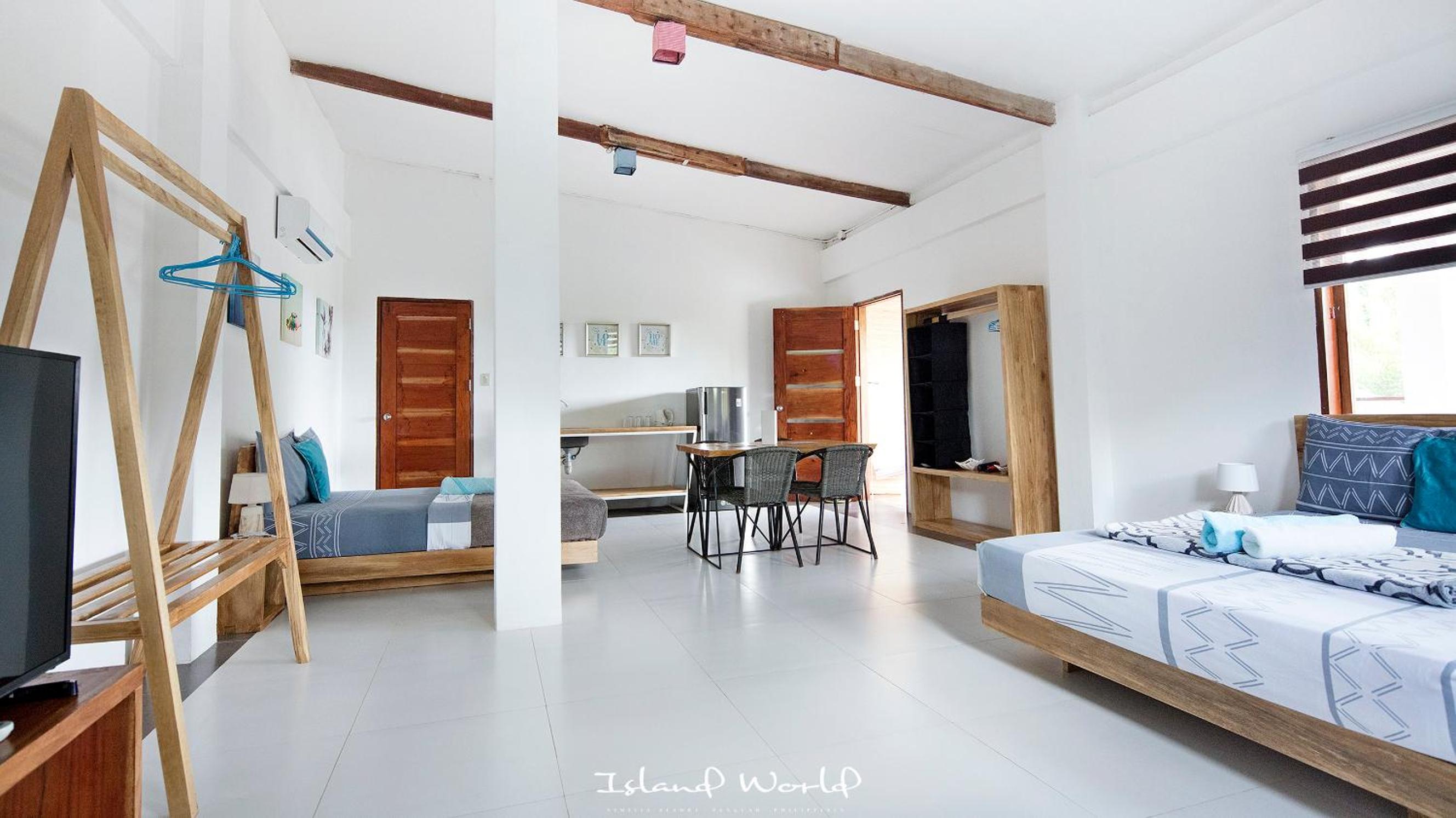 Apartment with Balcony (Free One-way Airport Departure Transfer) photo 2