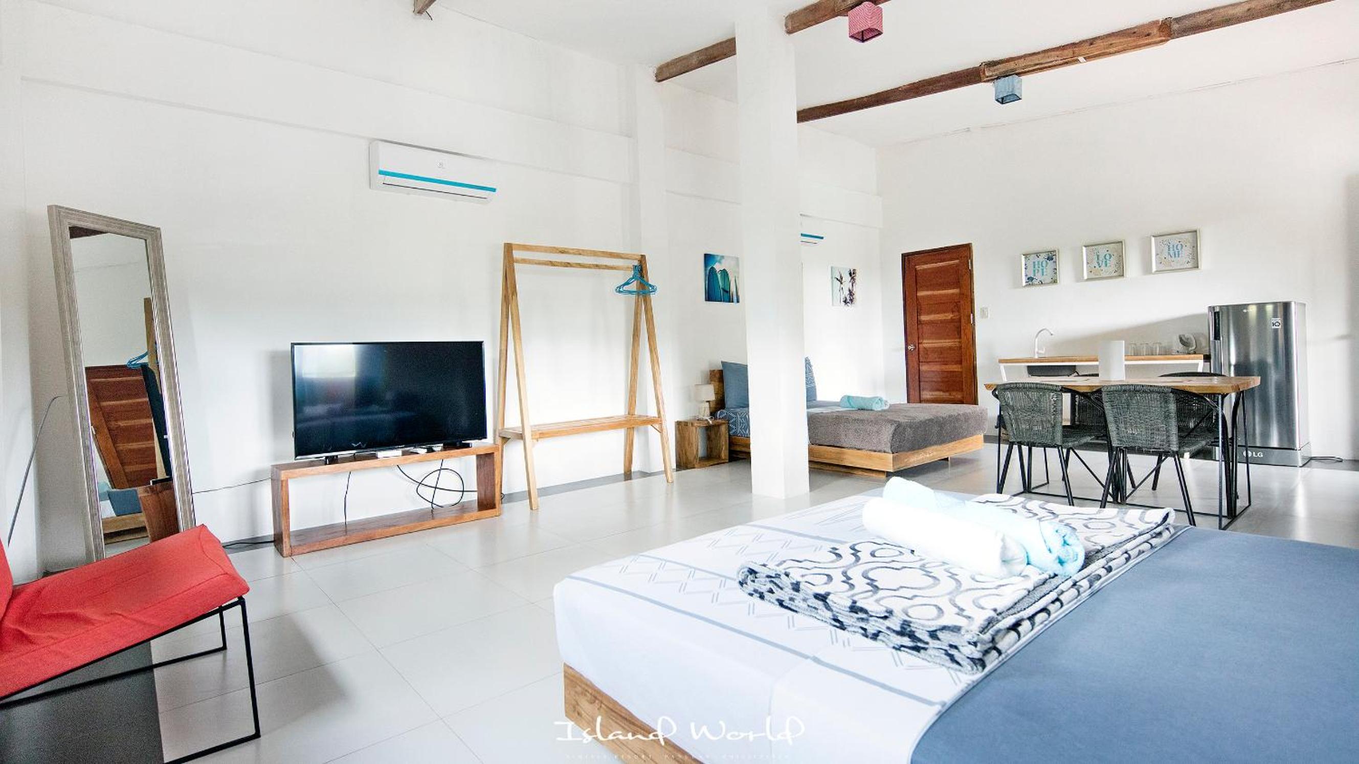 Apartment with Balcony (Free One-way Airport Departure Transfer) photo 3