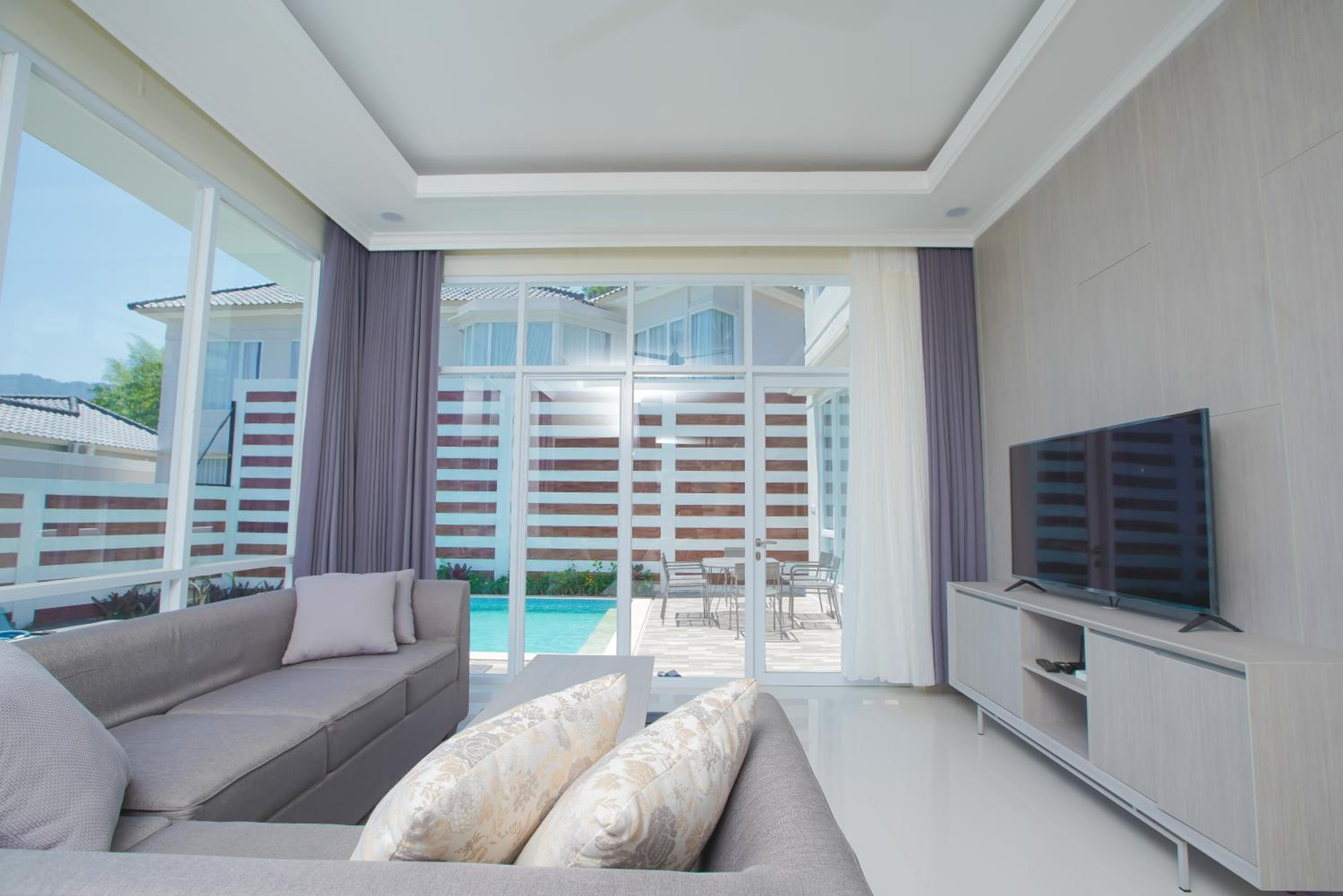 Three-Bedroom Villa - Photo 32