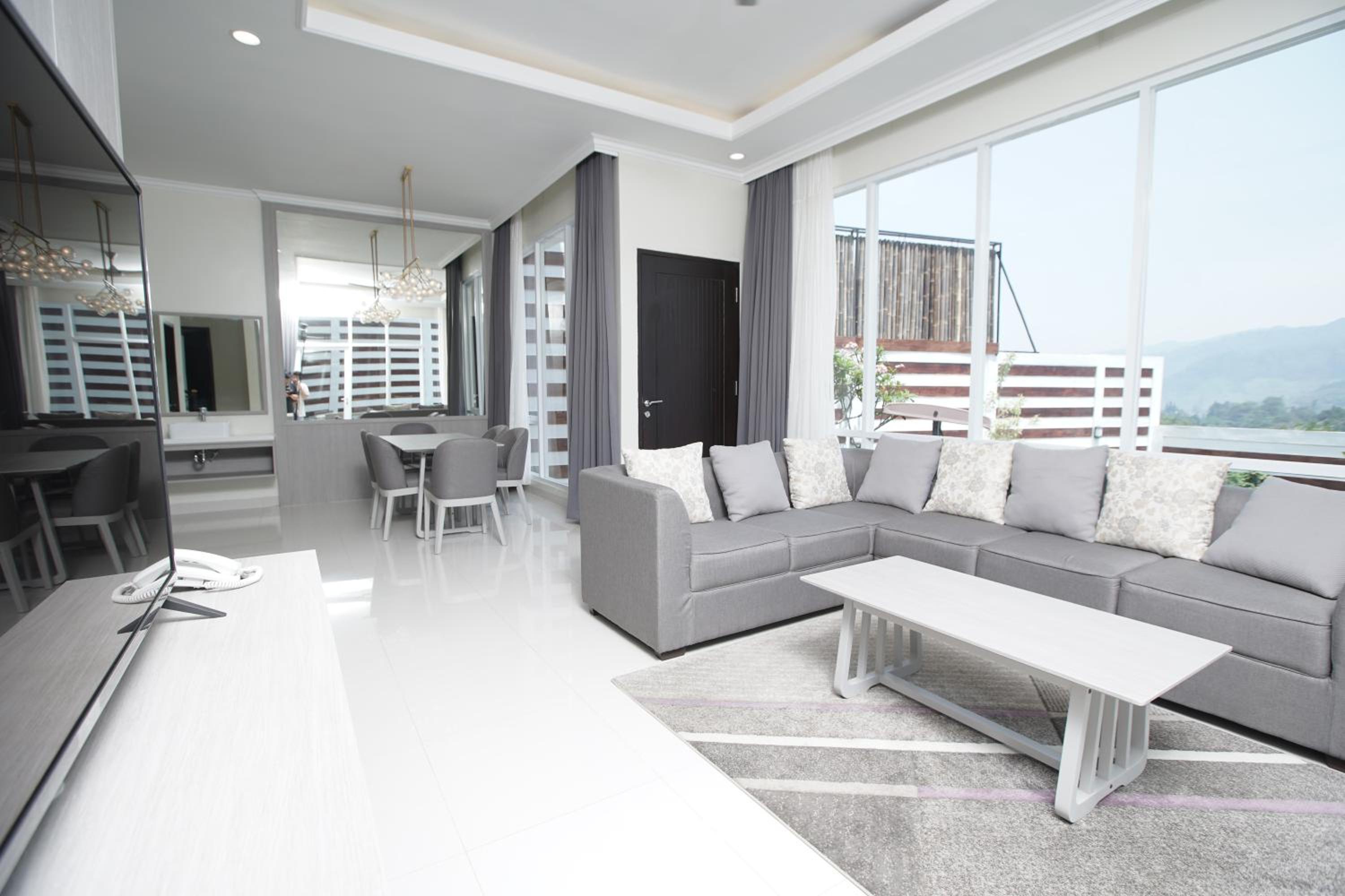 Three-Bedroom Villa - Photo 1