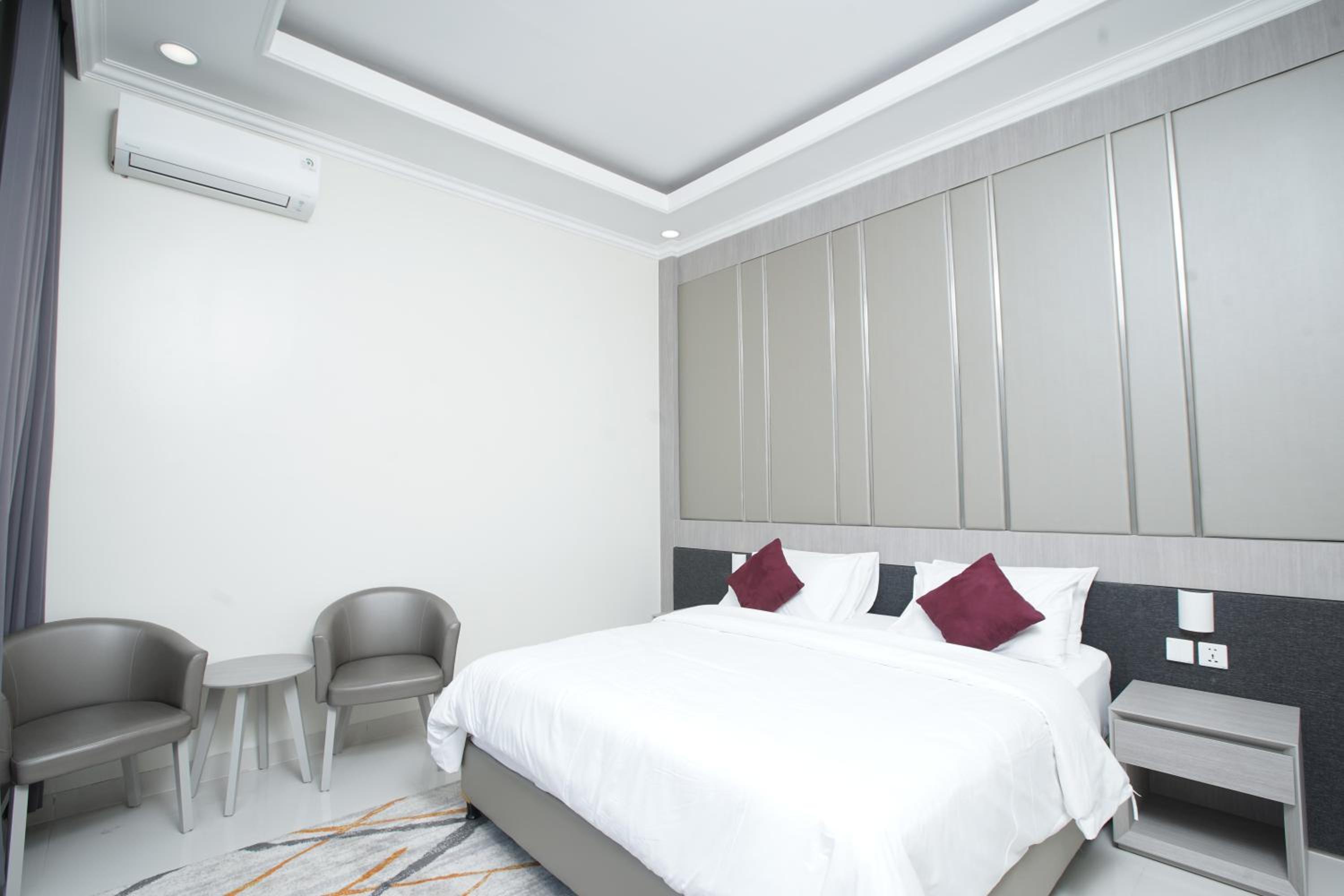 Three-Bedroom Villa - Photo 20