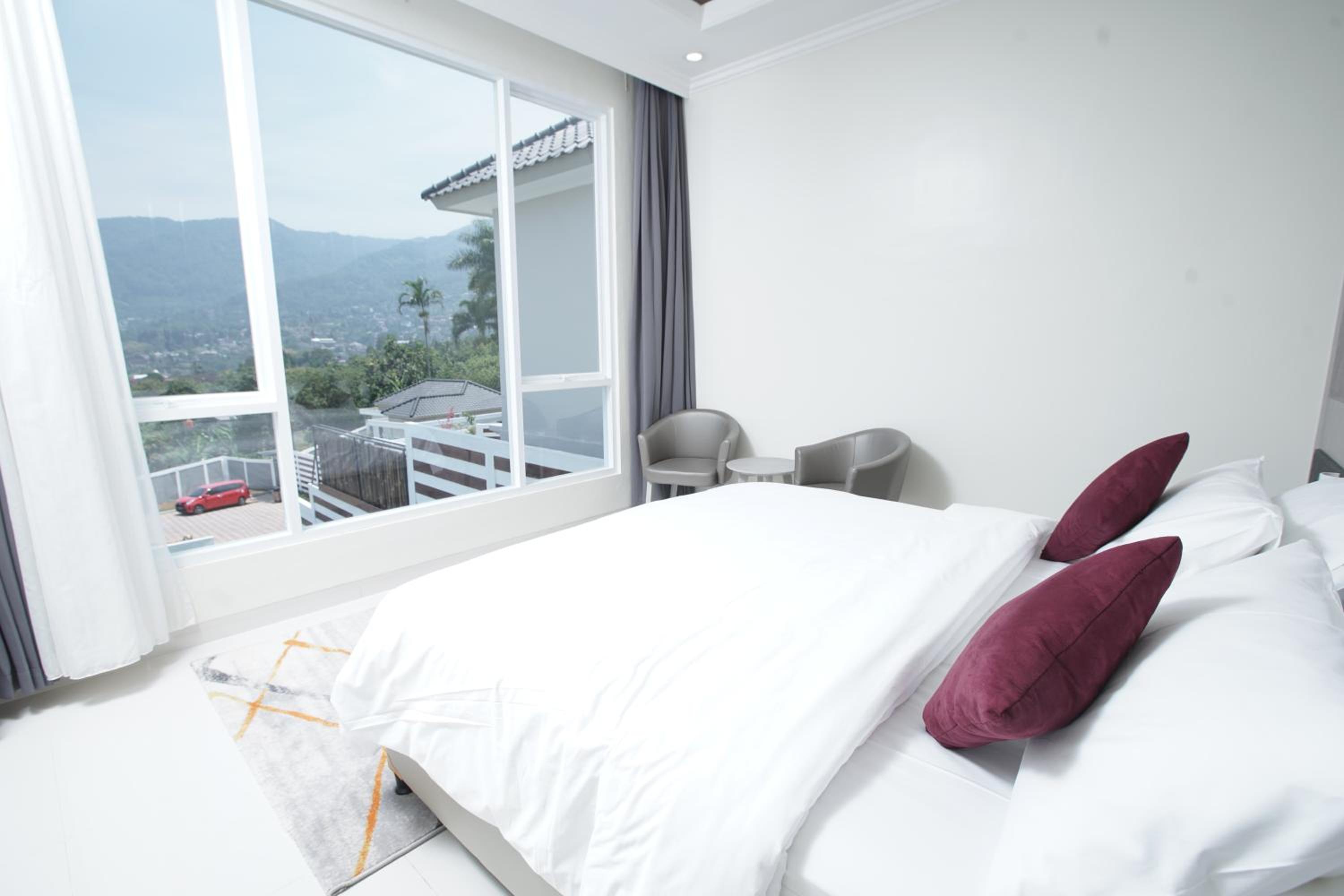Three-Bedroom Villa - Photo 21