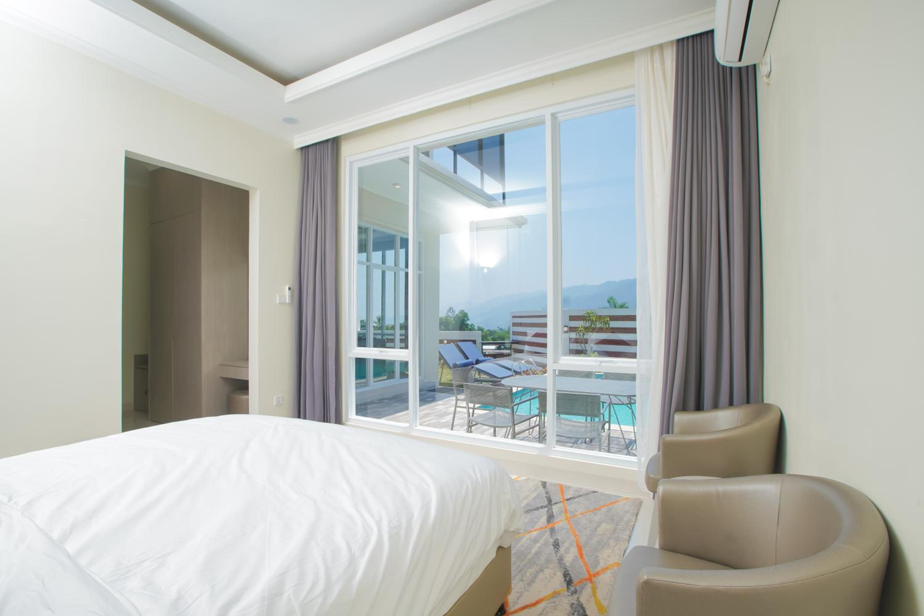 Three-Bedroom Villa - Photo 19