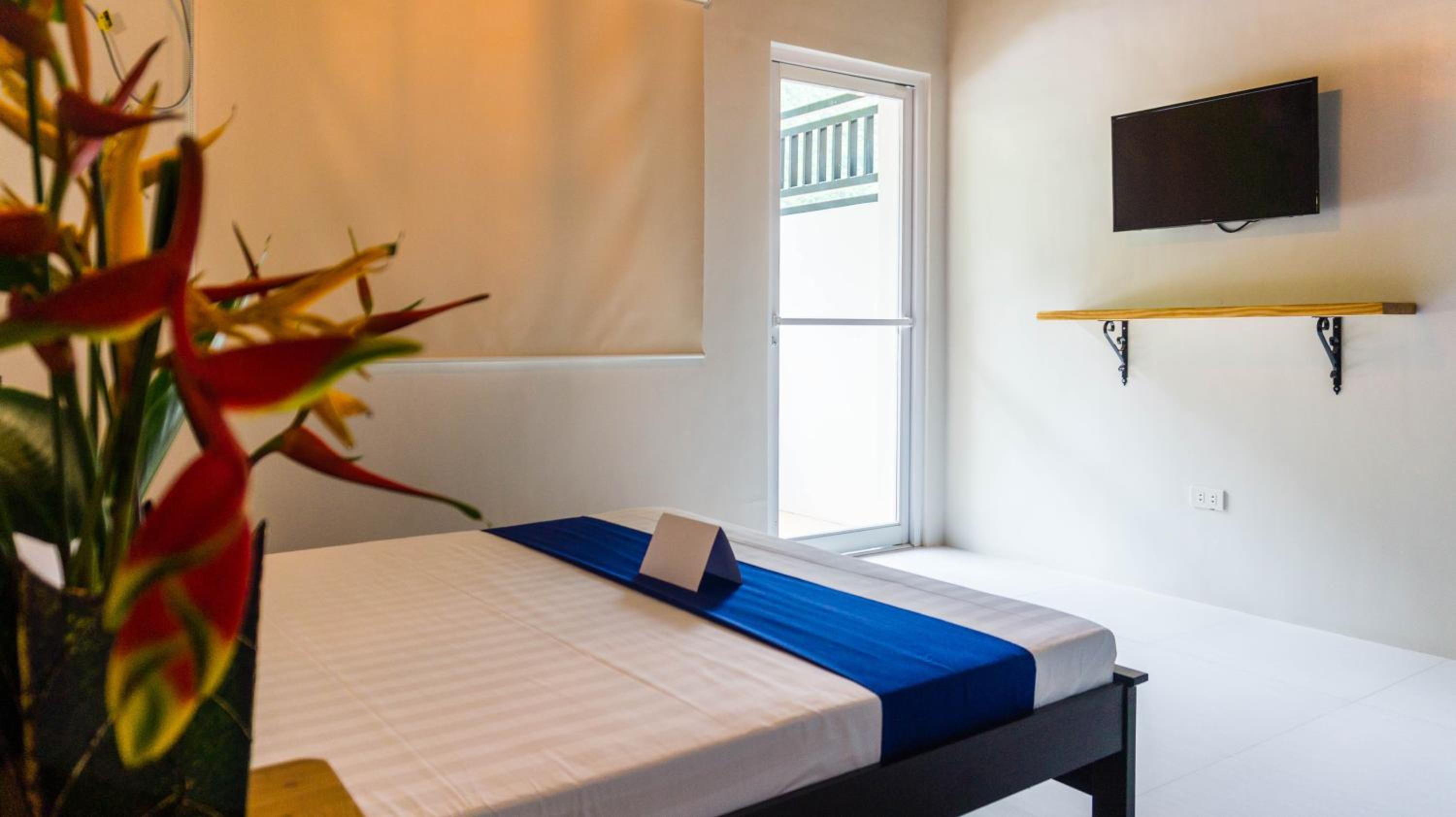 Queen Room with Balcony photo 1