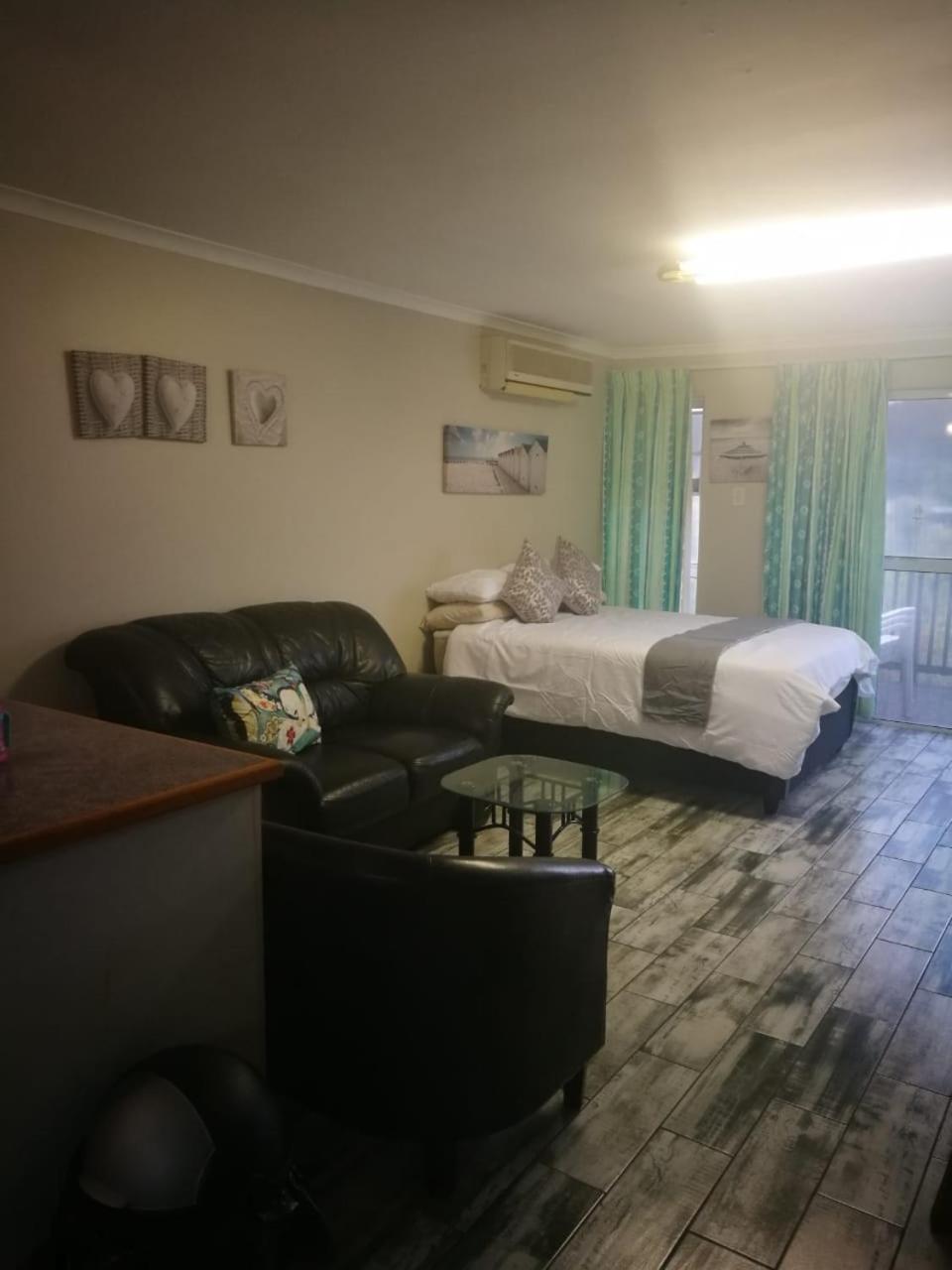 Small Double Room photo 1