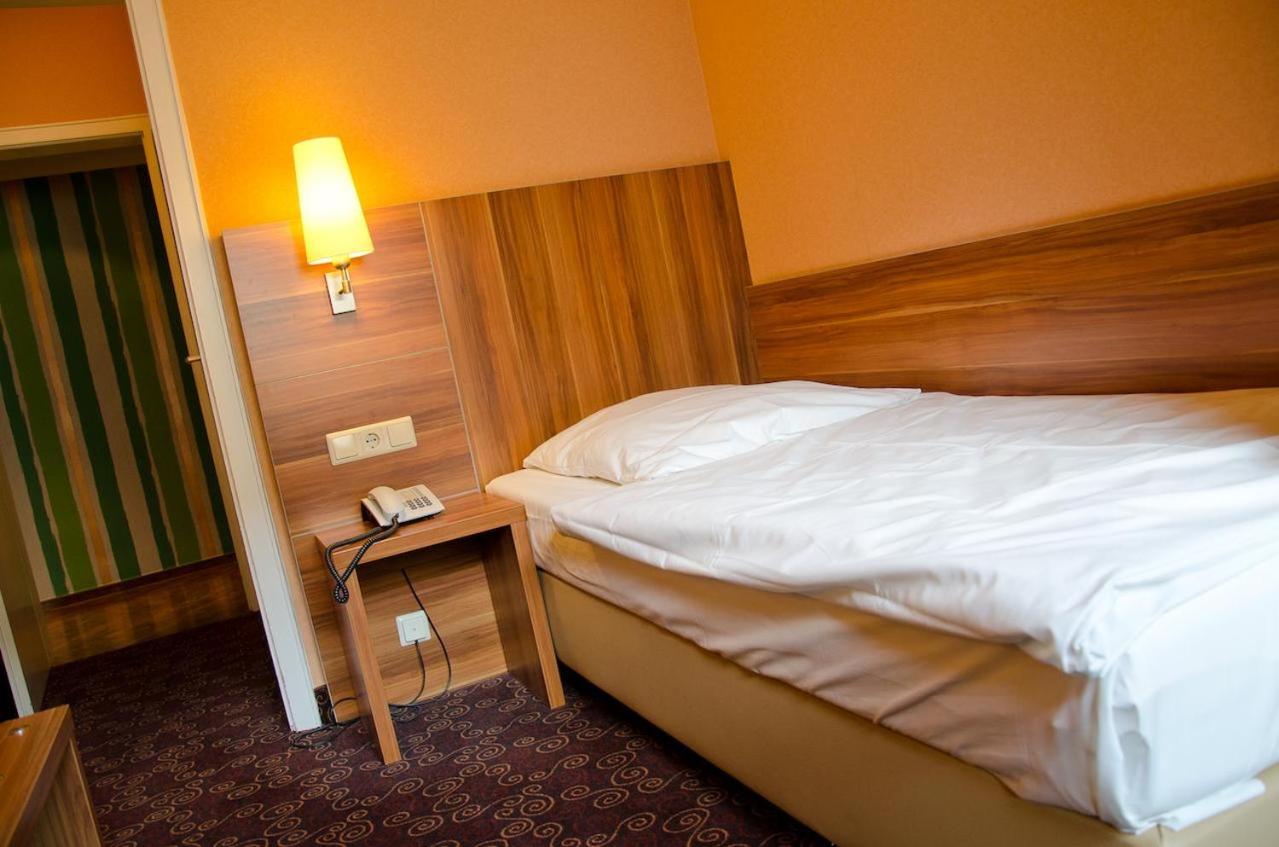 Single Room photo 2