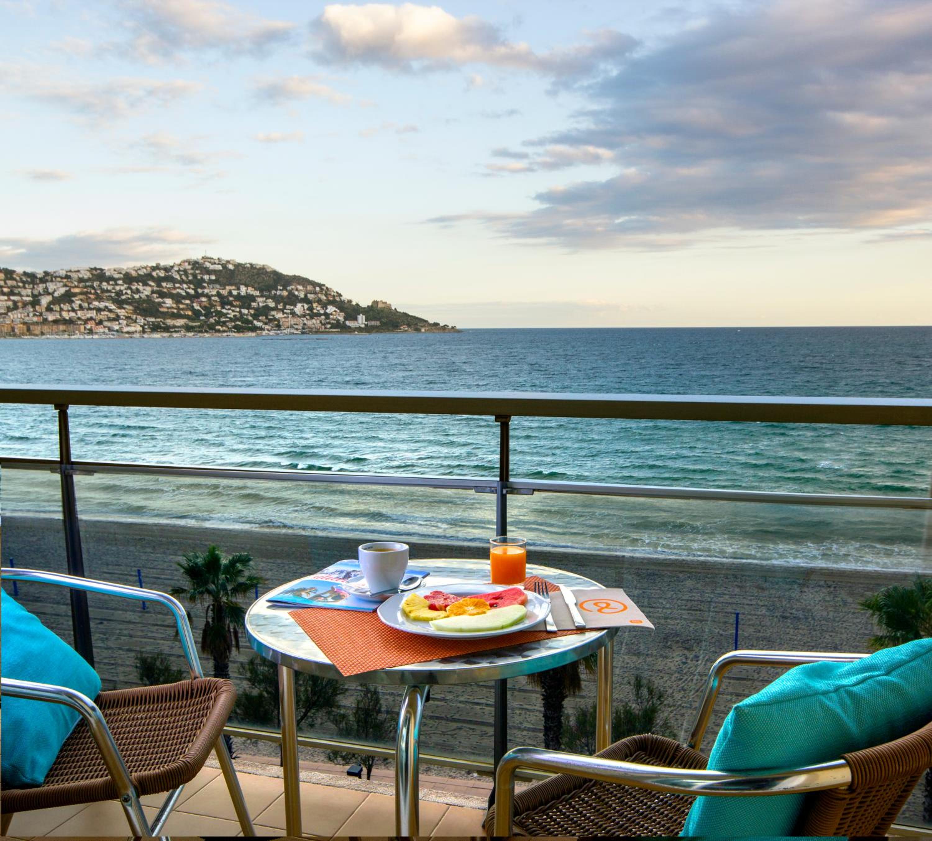 Double Room with Sea View - Photo 12