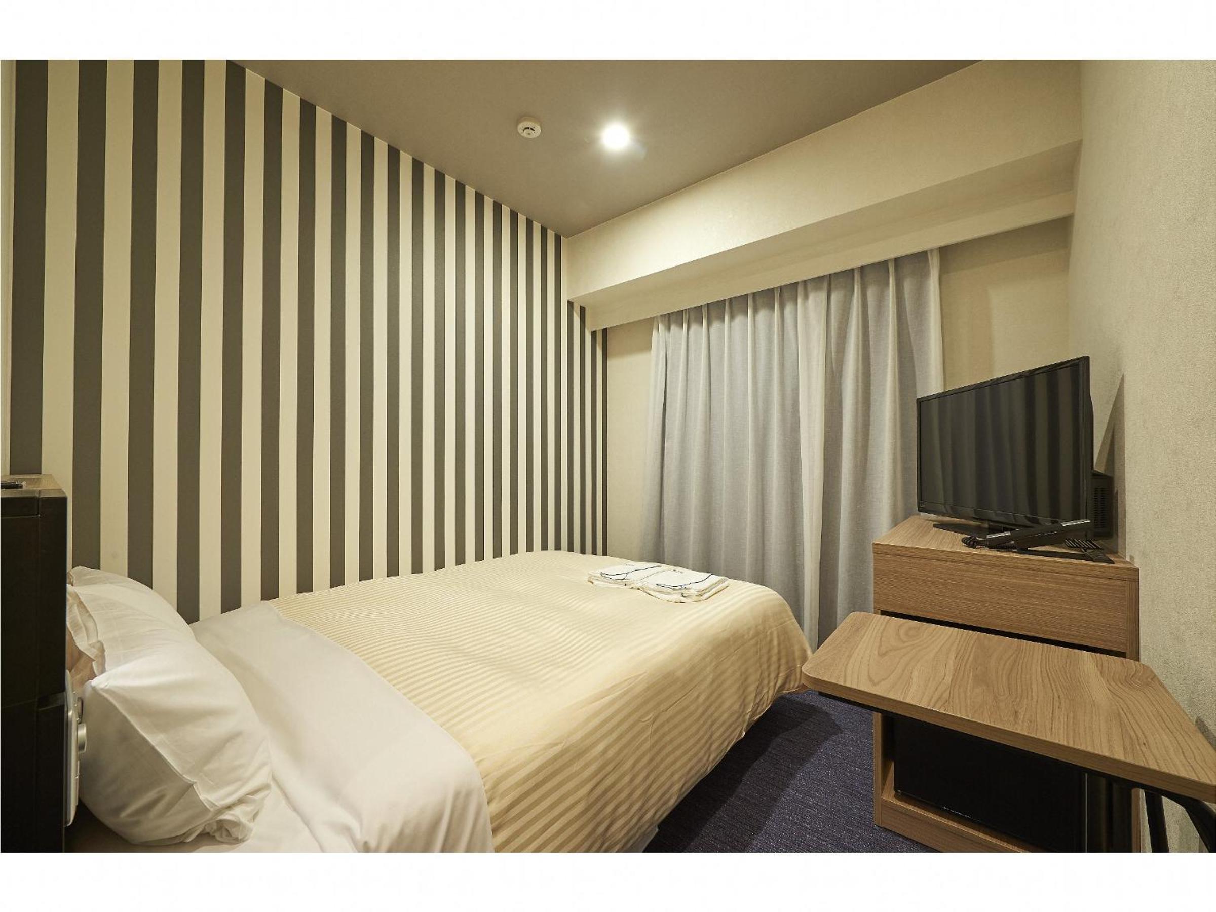 Double Room - Non-Smoking  - Photo 5