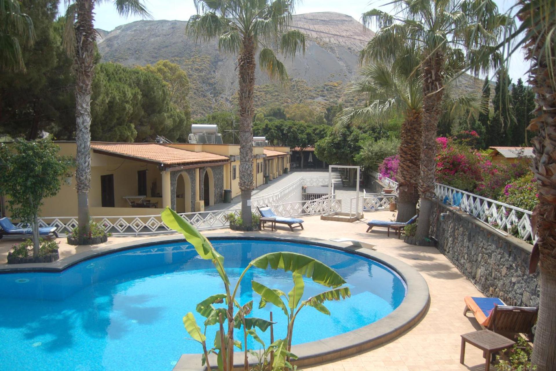 Double Room with Patio photo 2