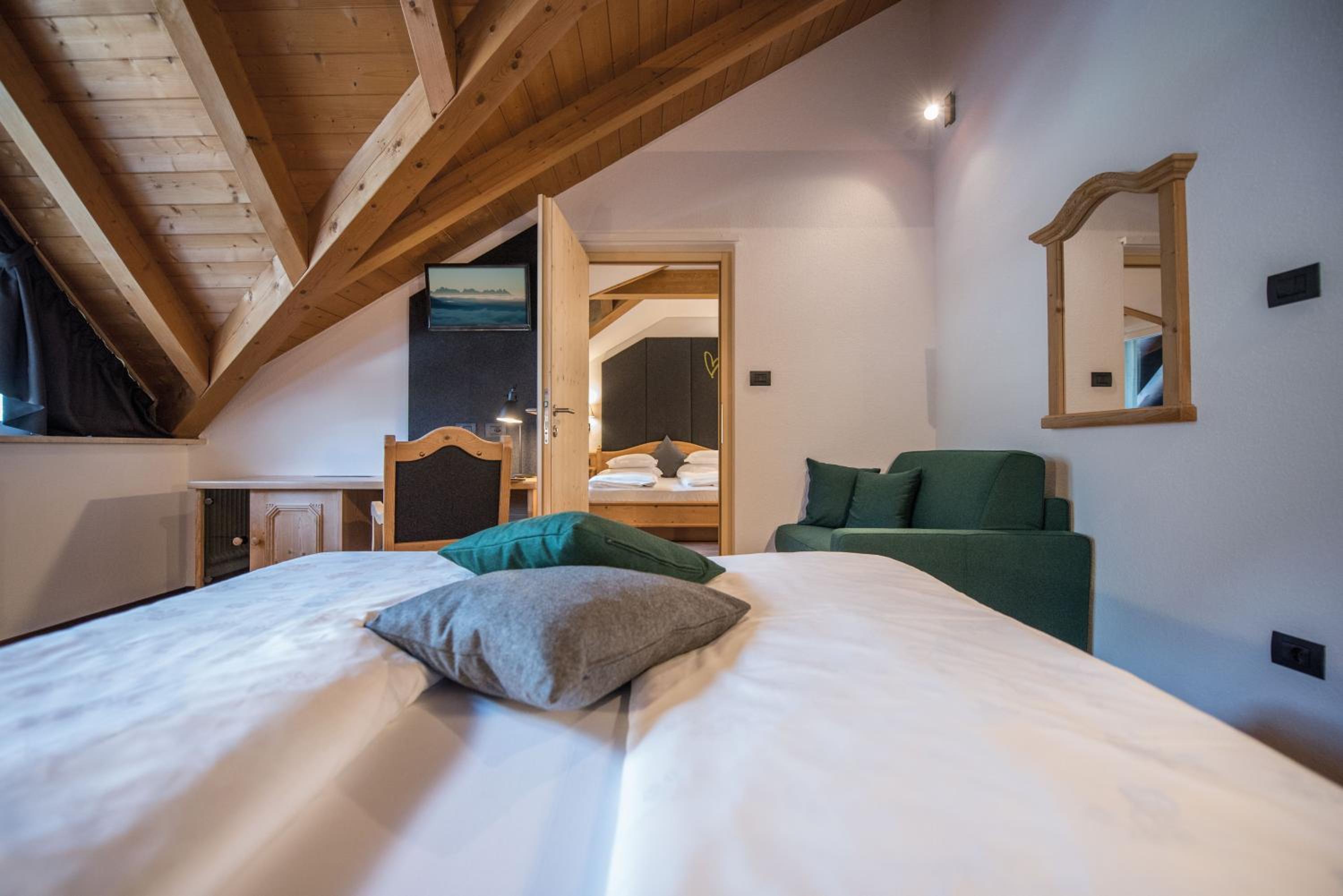 Family Suite with Balcony photo 2