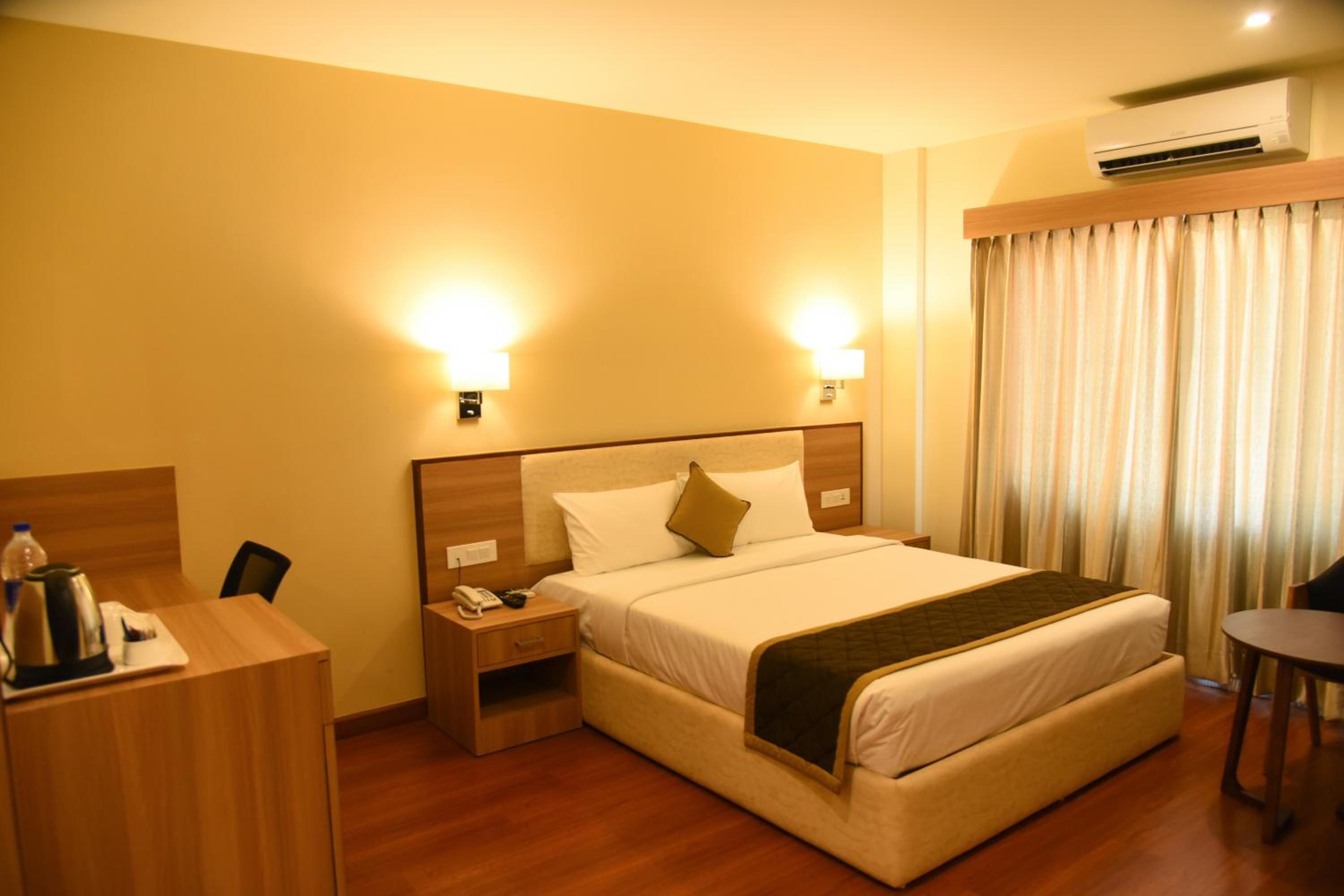 Deluxe Room - Photo 8
