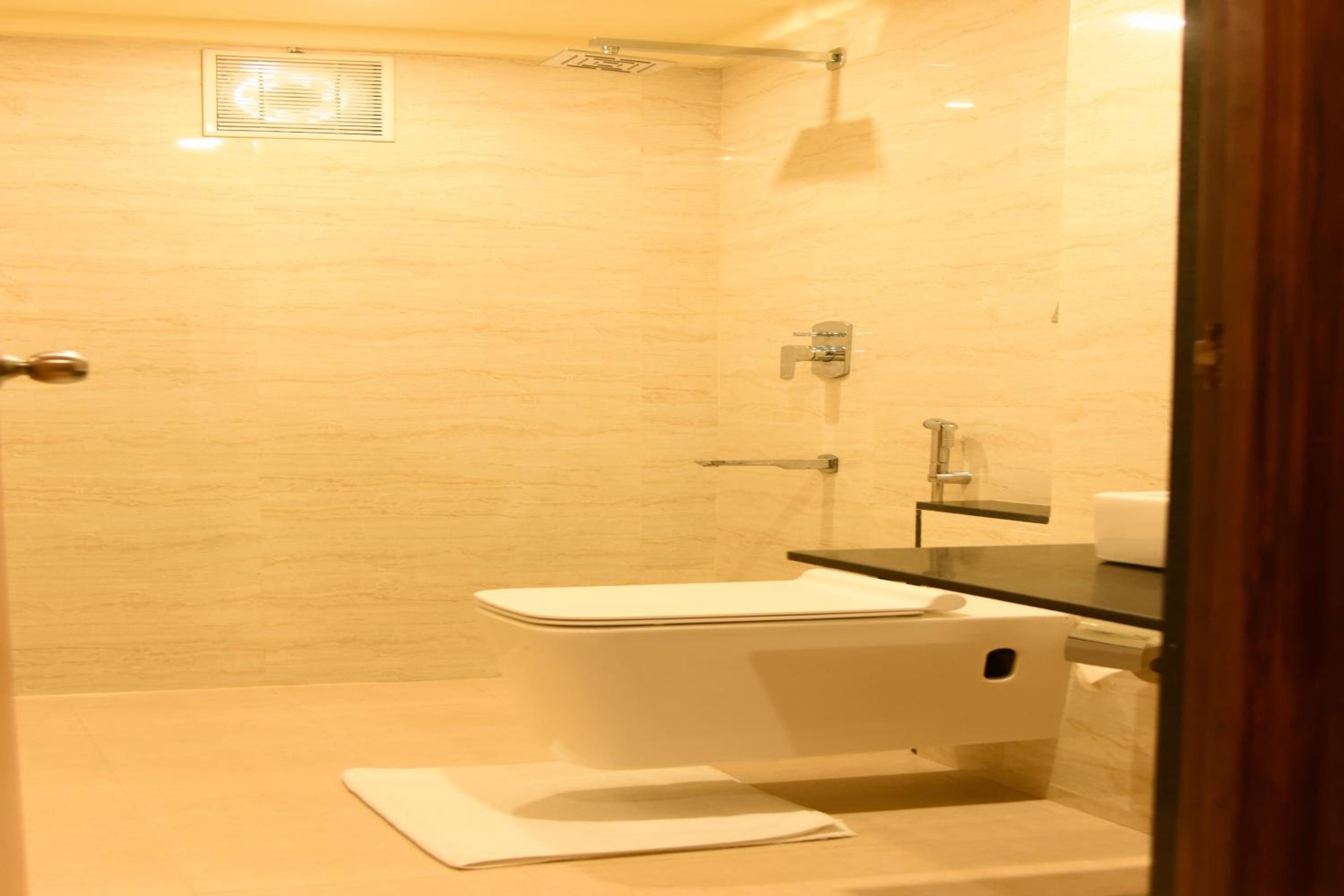 Deluxe Room - Photo 3