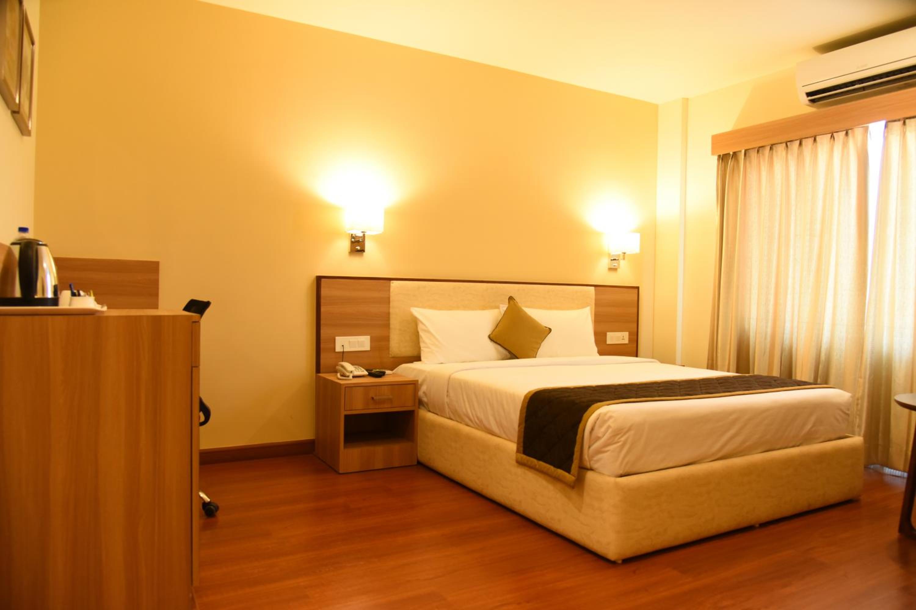 Deluxe Room - Photo 5