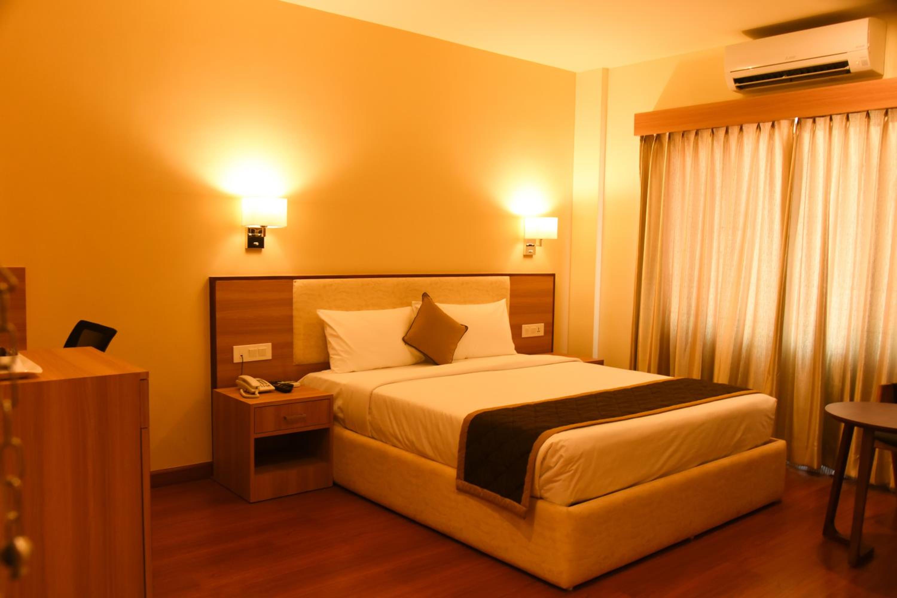 Deluxe Room - Photo 7