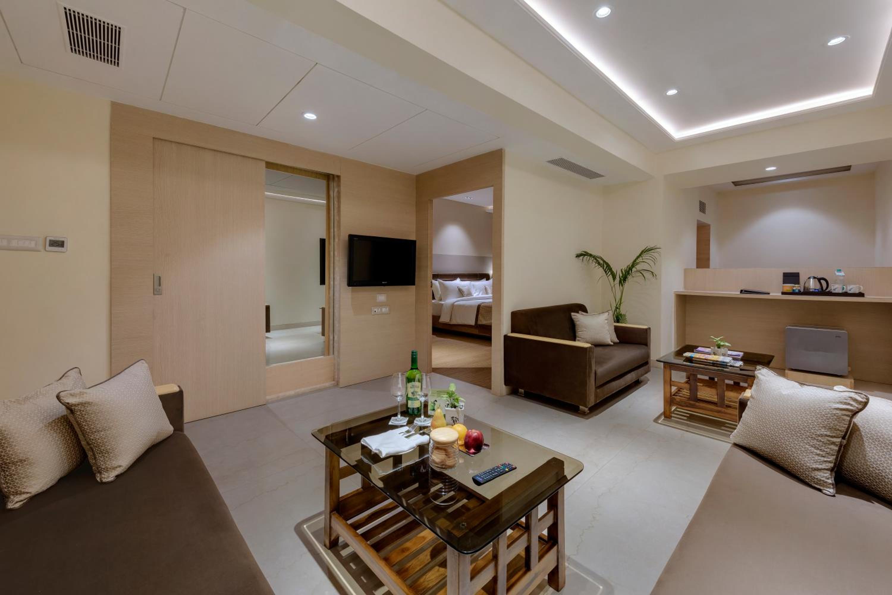 Hazel Suite - Photo 4