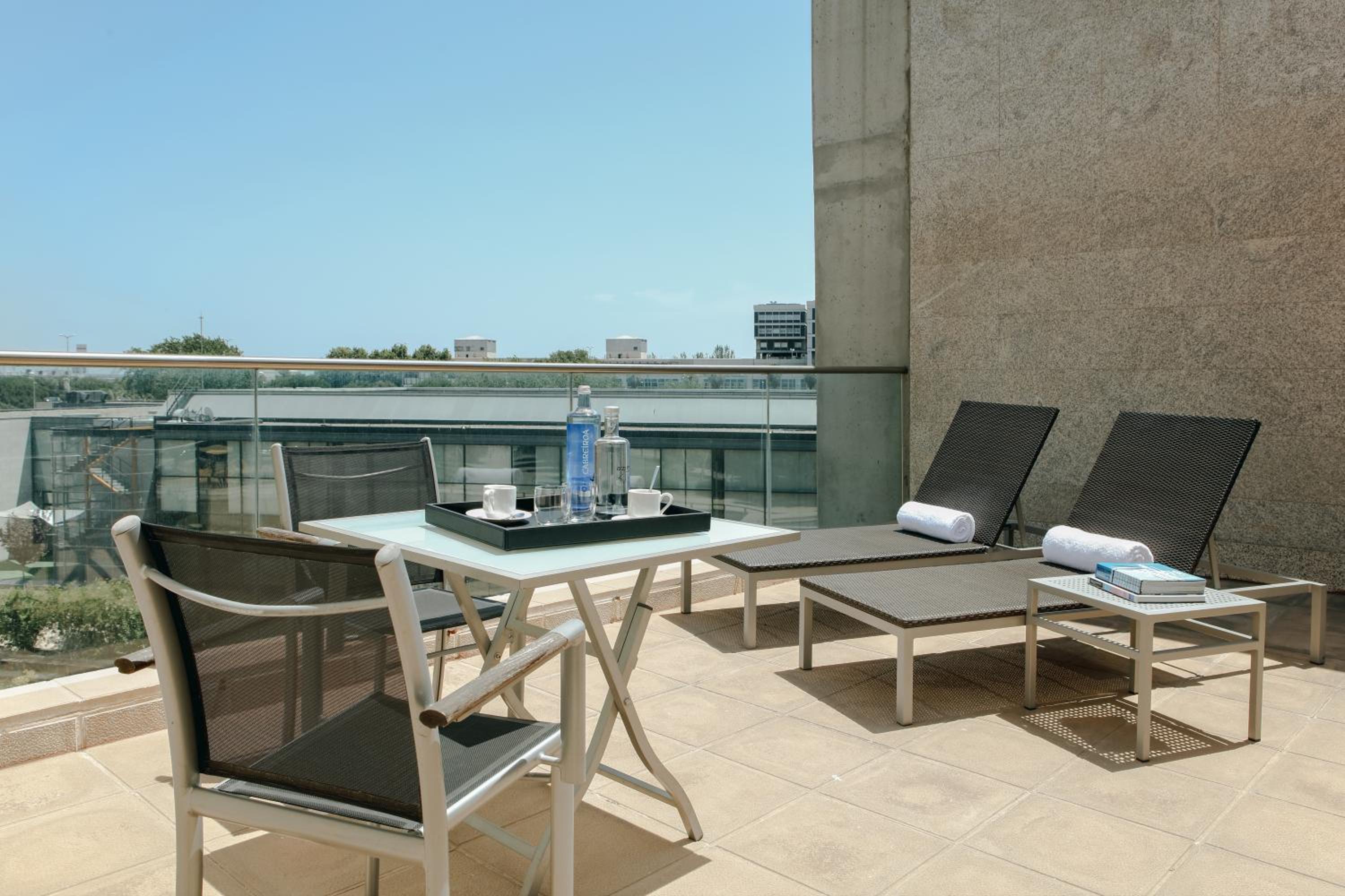 One-Bedroom Apartment with Terrace - Photo 9