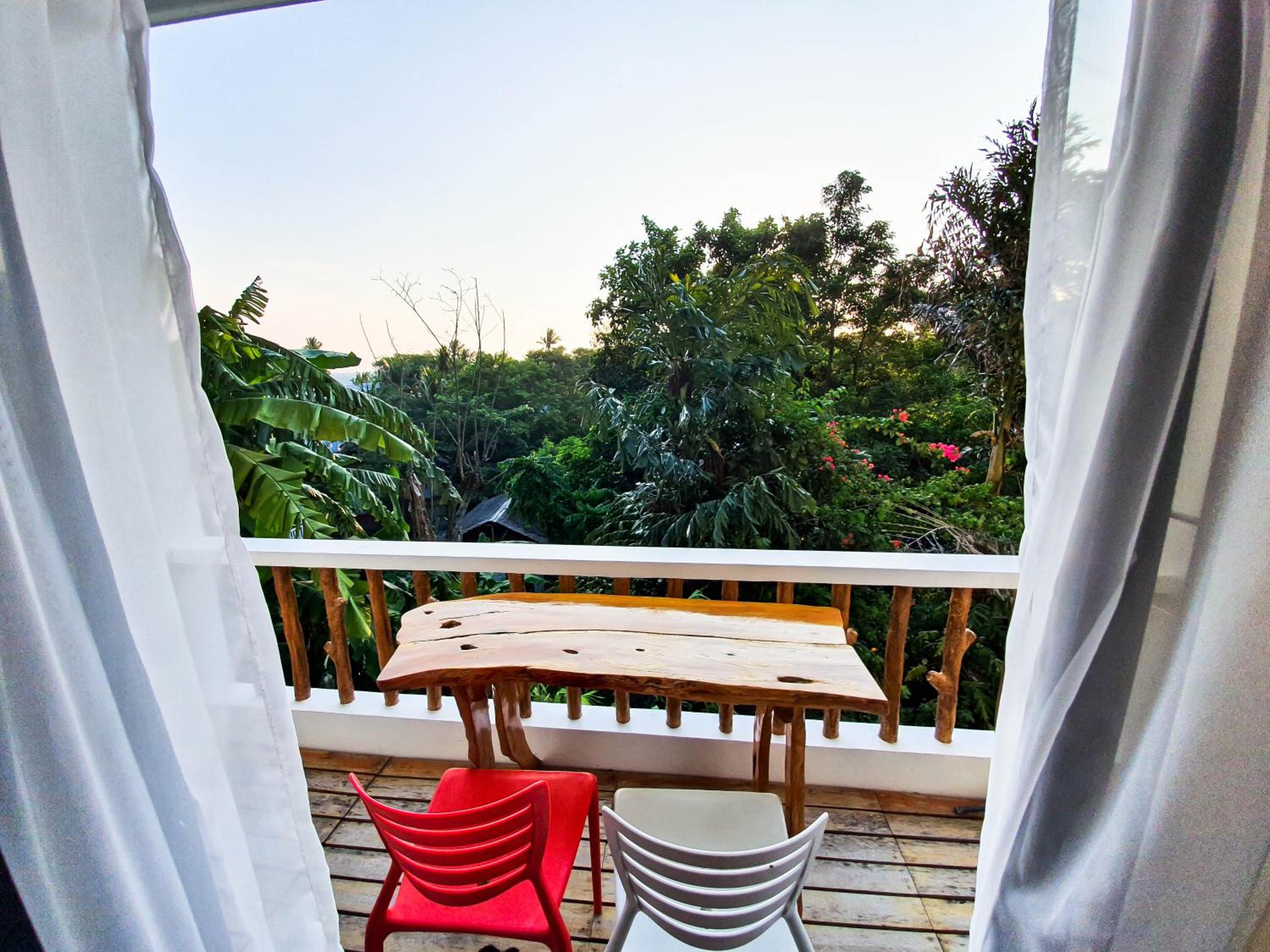 Superior Deluxe Room with View Deck - Photo 4