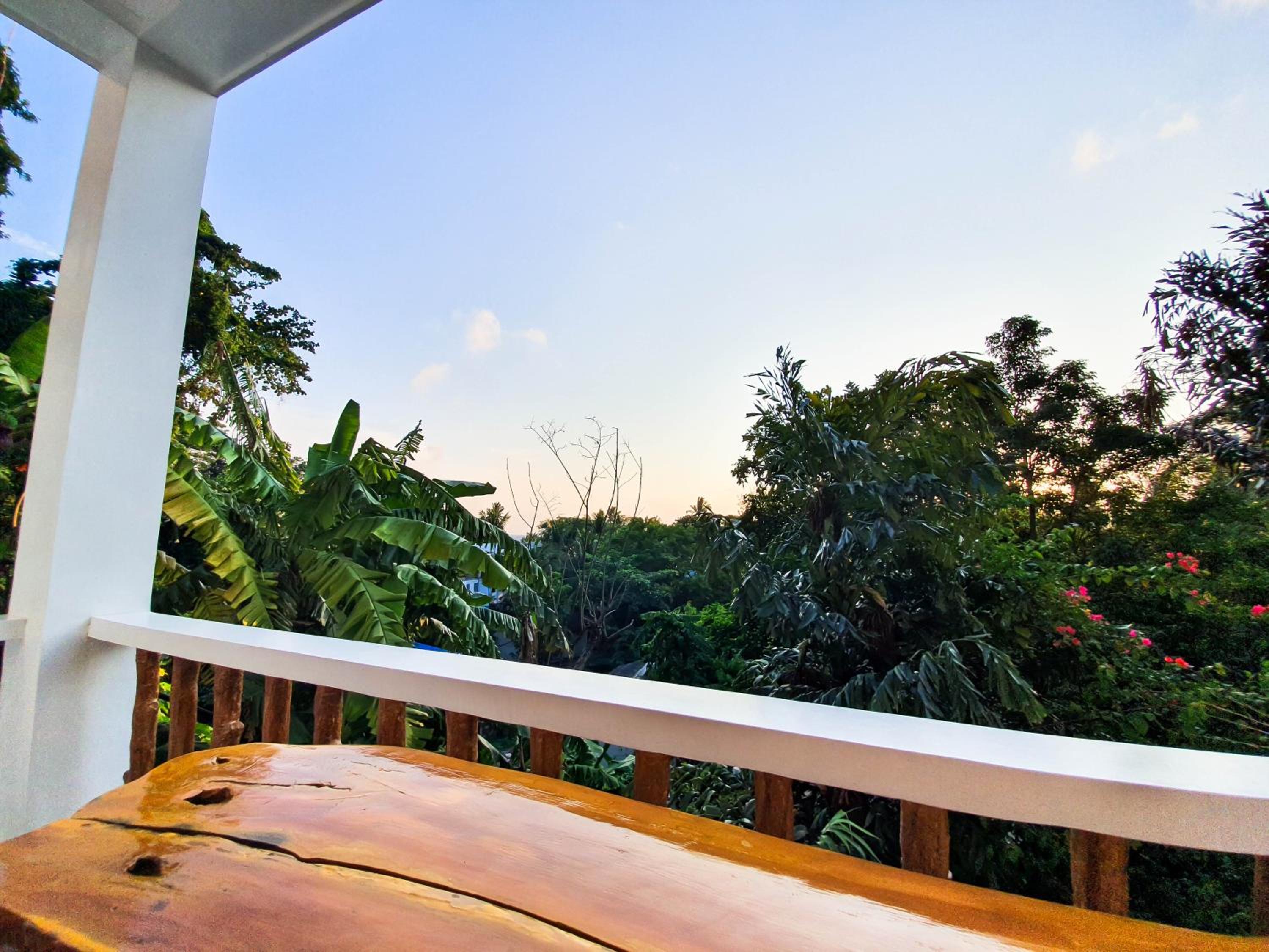 Superior Deluxe Room with View Deck - Photo 2