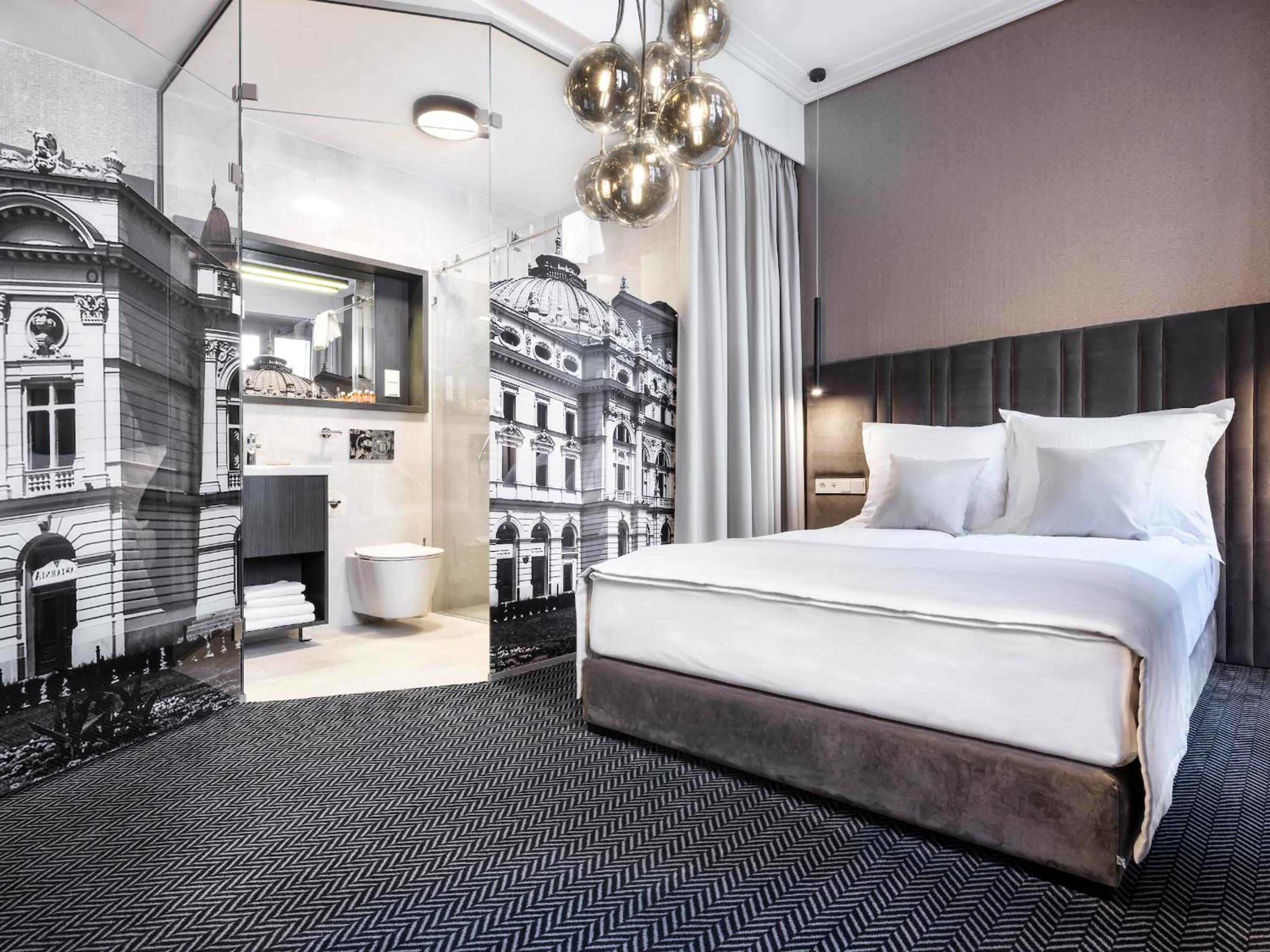 Double Room - Photo 6