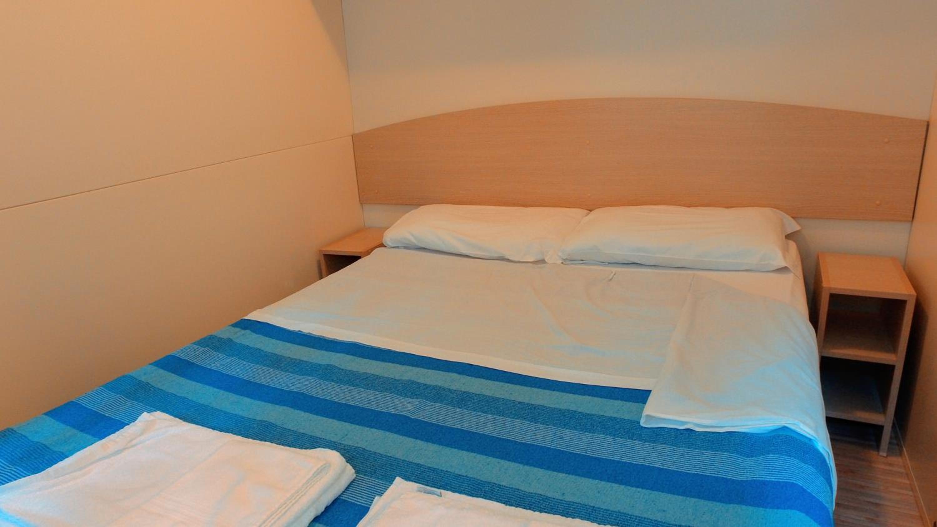 Mobile Home photo 3