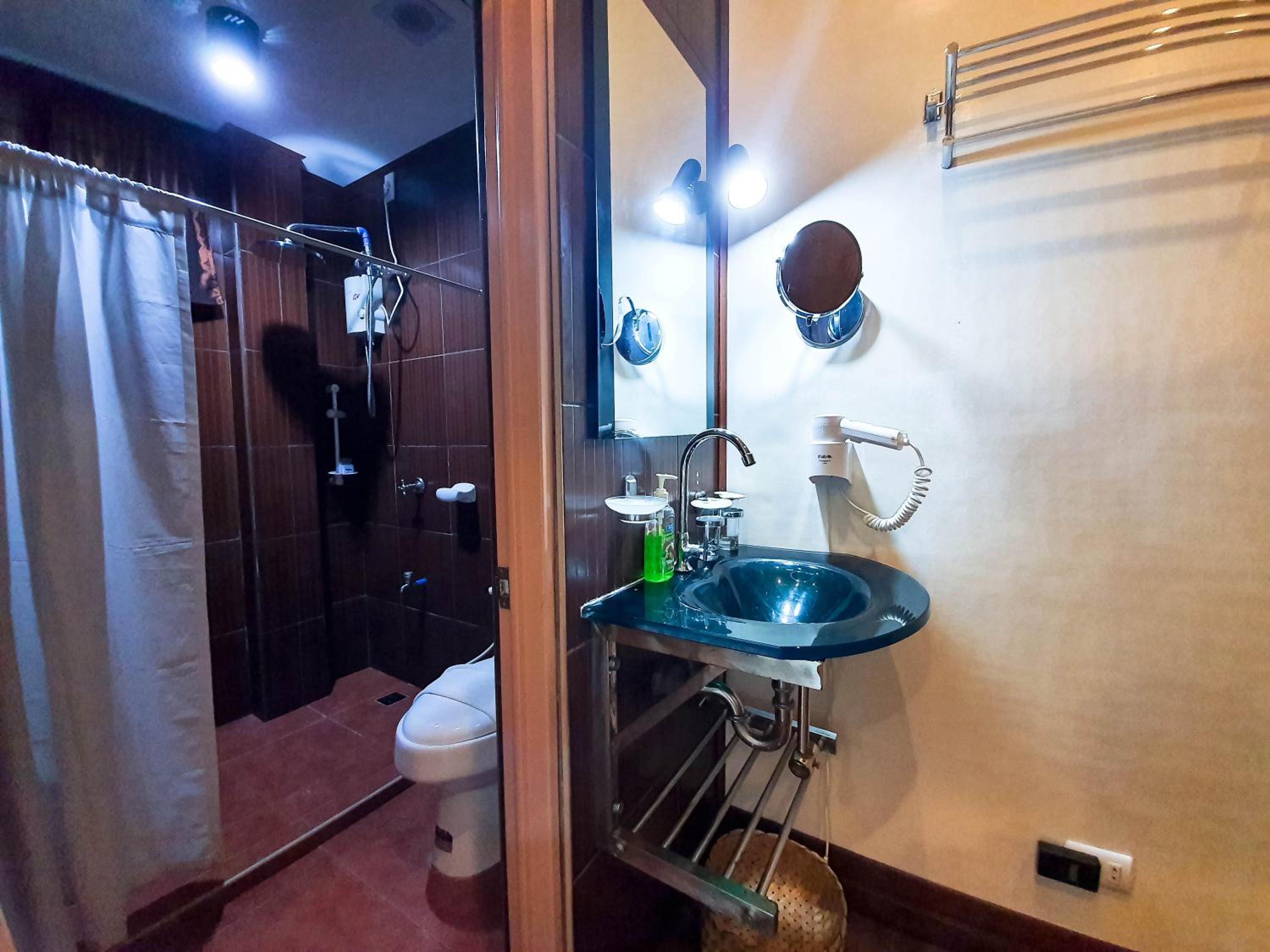 Superior Room with Balcony and Sea View - Photo 14