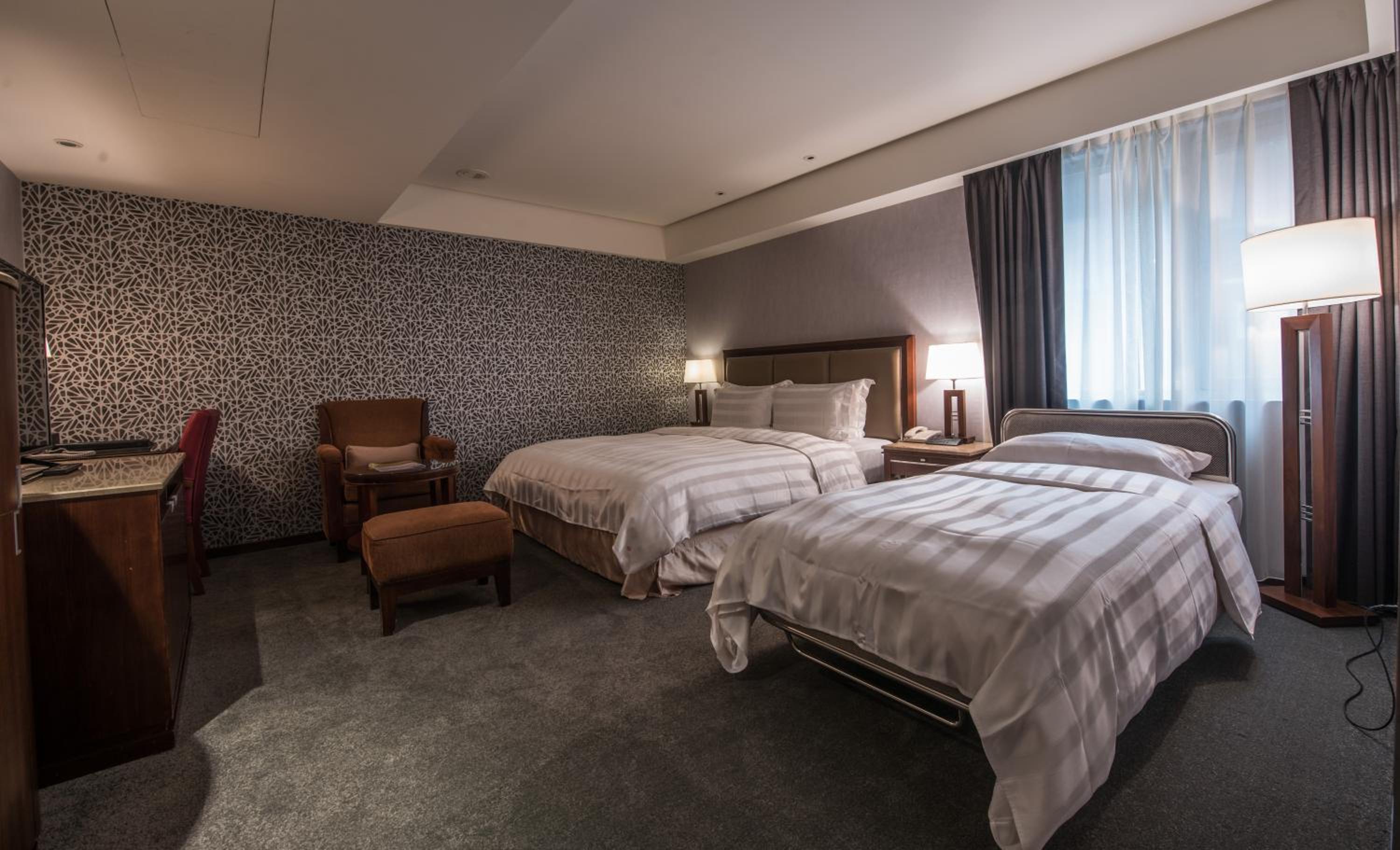 Deluxe Double or Twin Room With Extra Bed photo 2