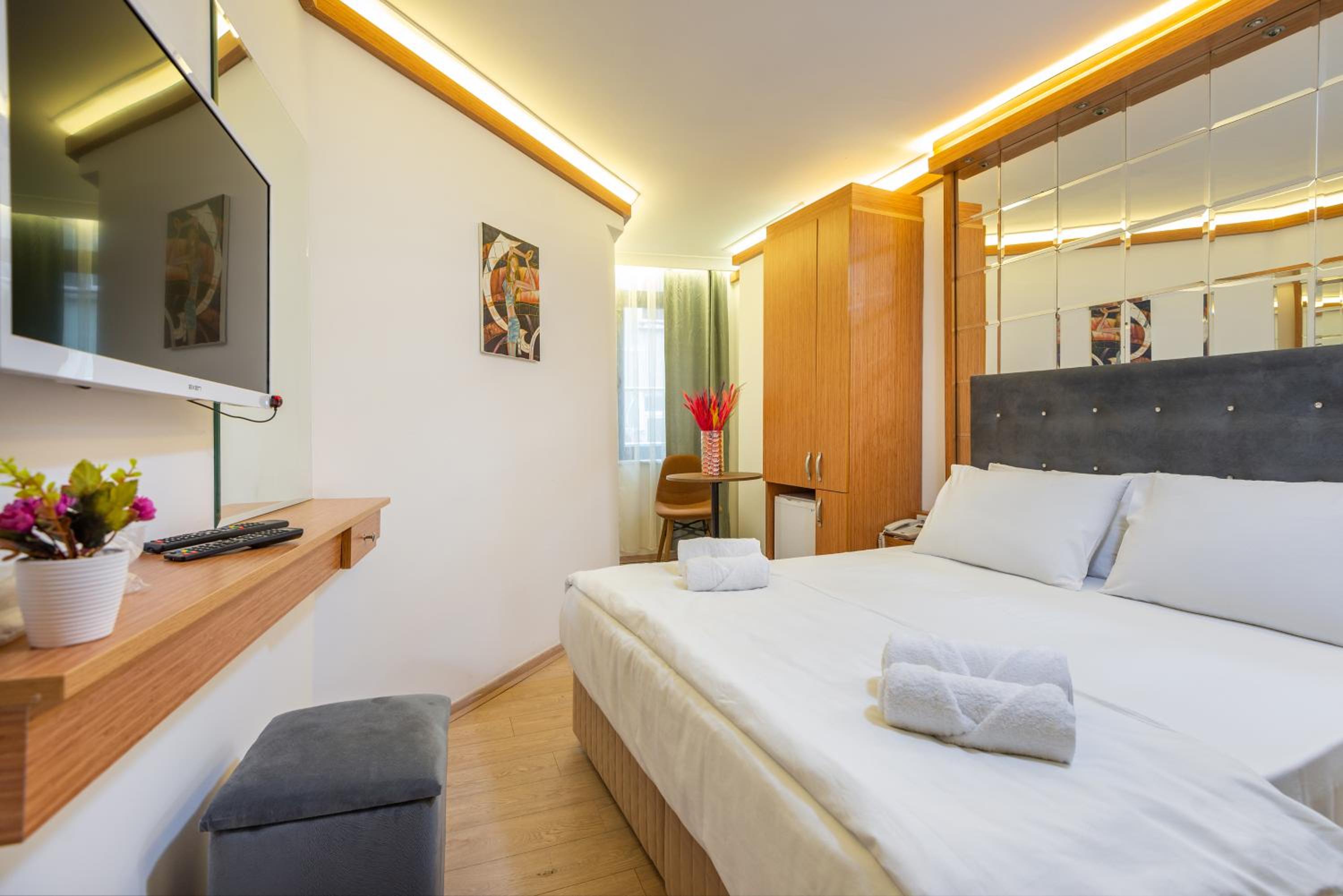 Deluxe Double Room photo 3