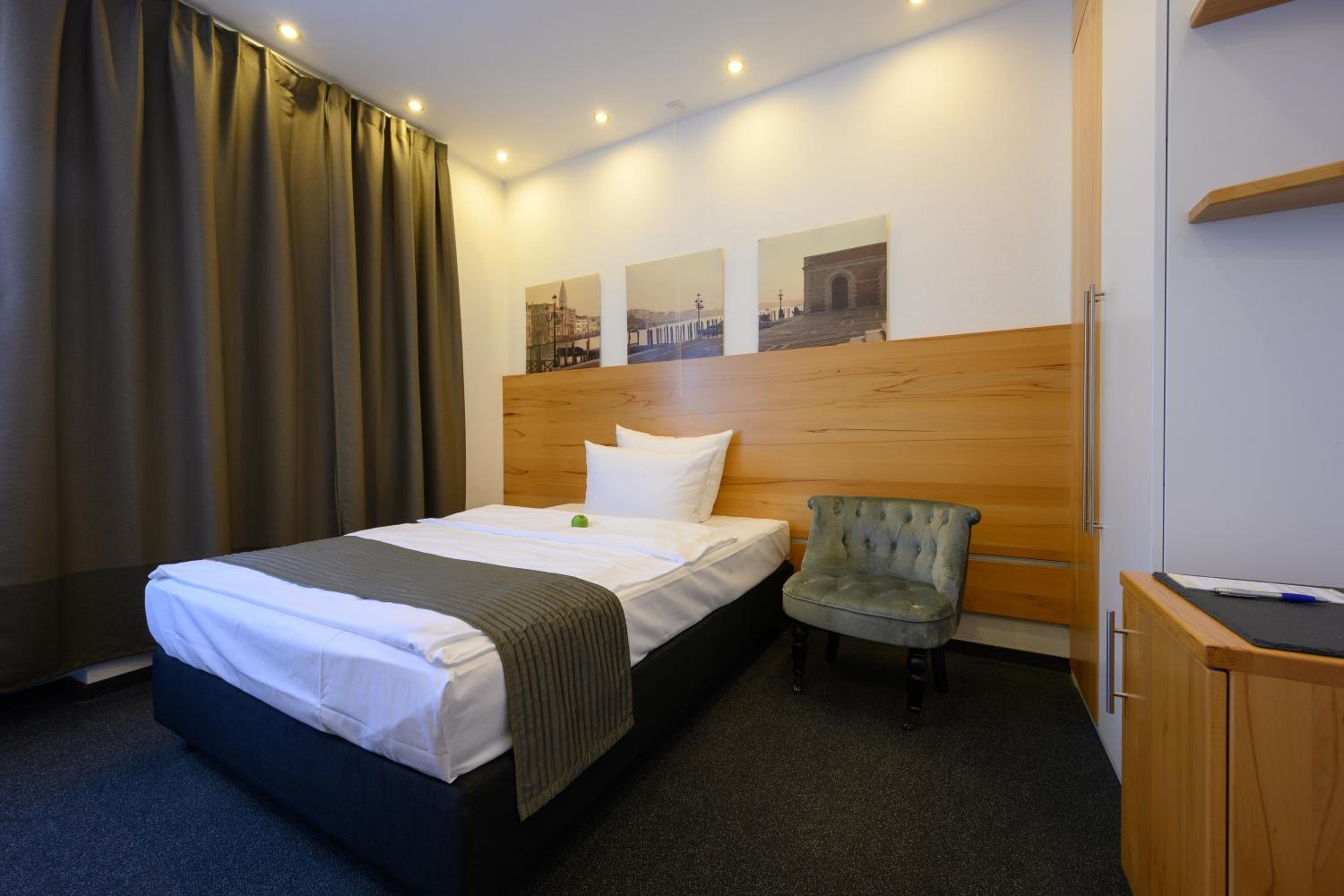 Large Single Room