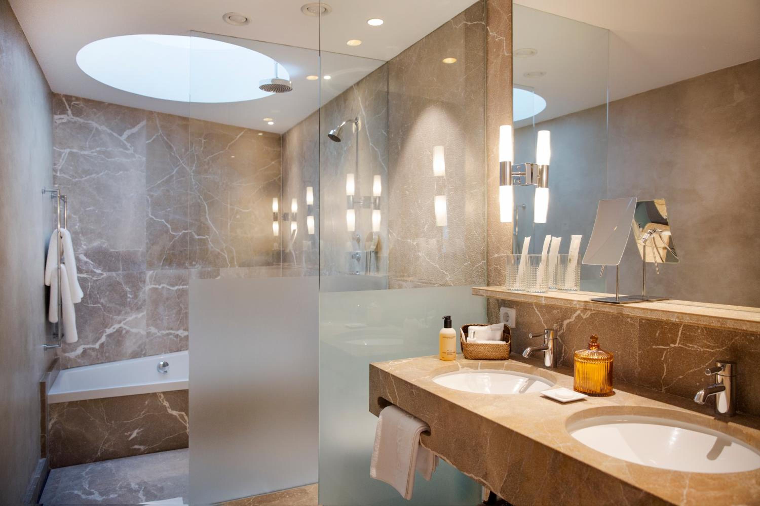 Port House Suite