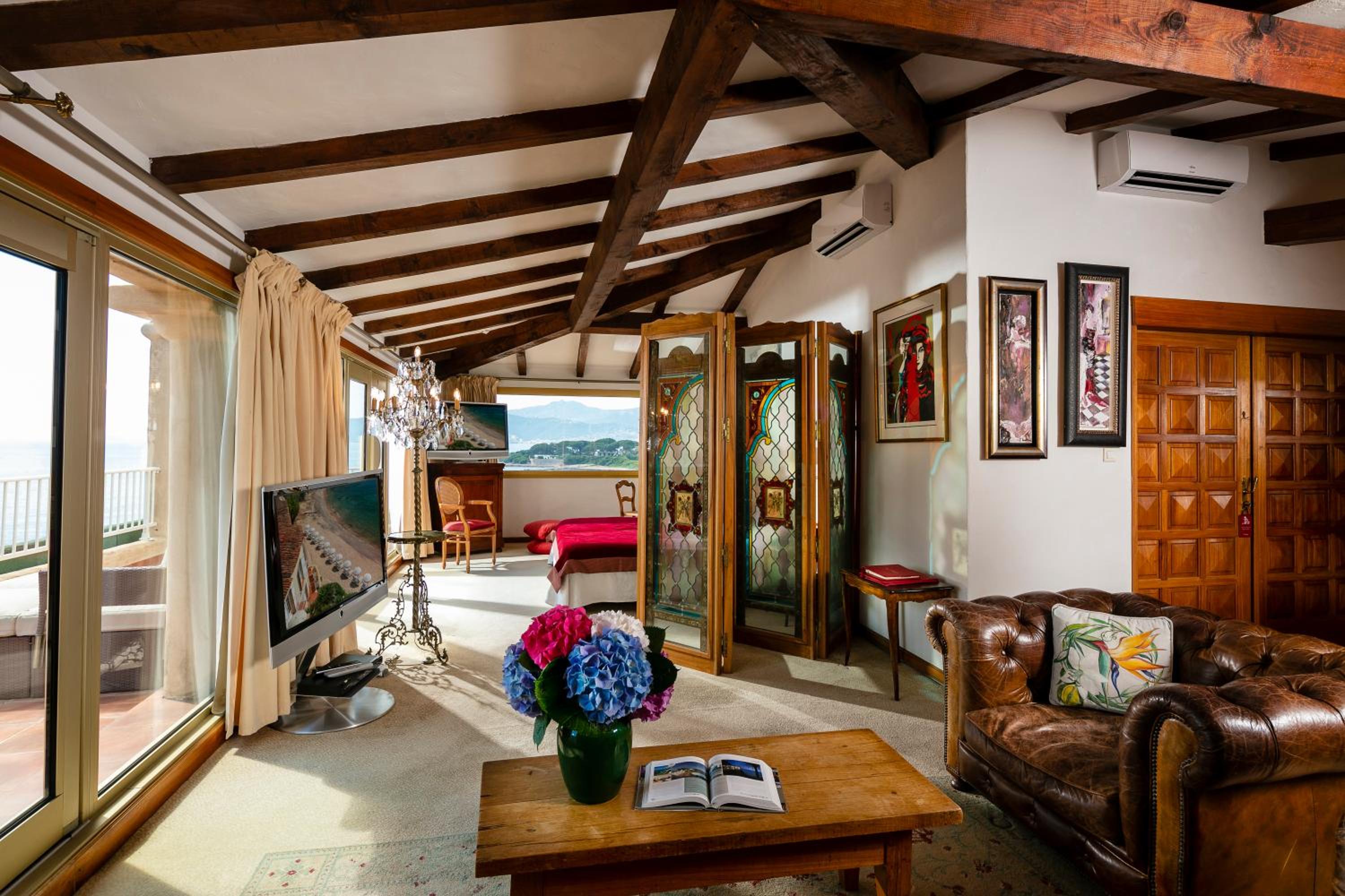 King Suite with Sea View photo 2