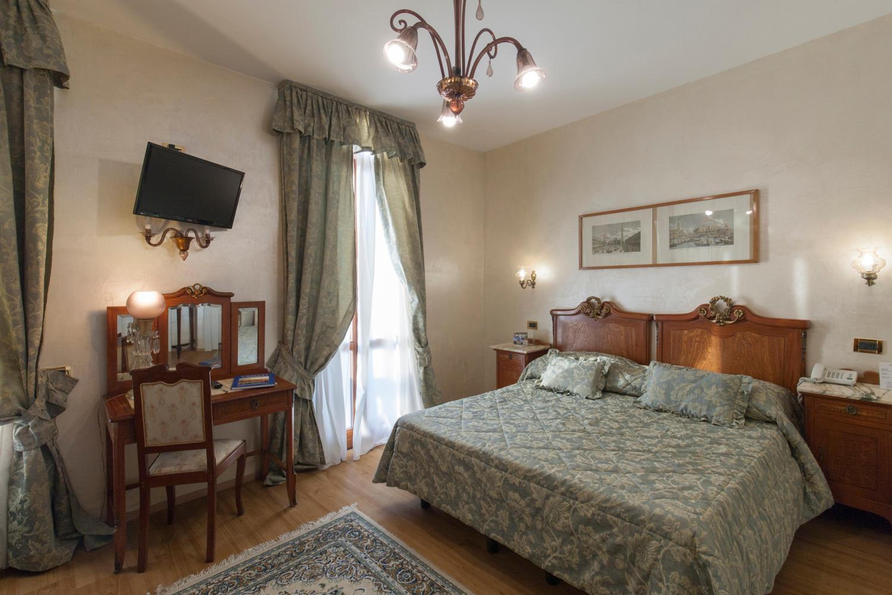 Comfort Double Room with San Marco View photo 1