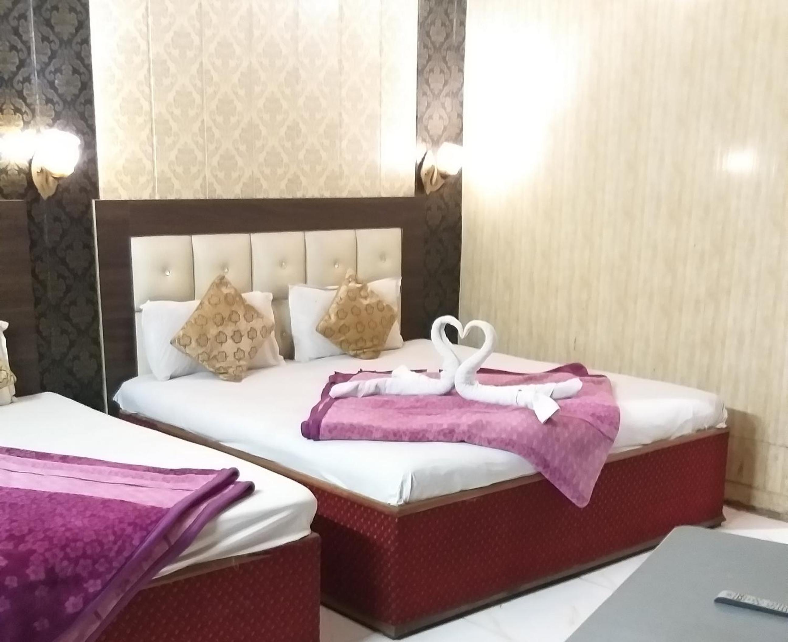 Deluxe Family Room