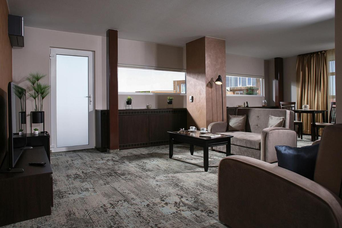 Apartment with Terrace photo 2