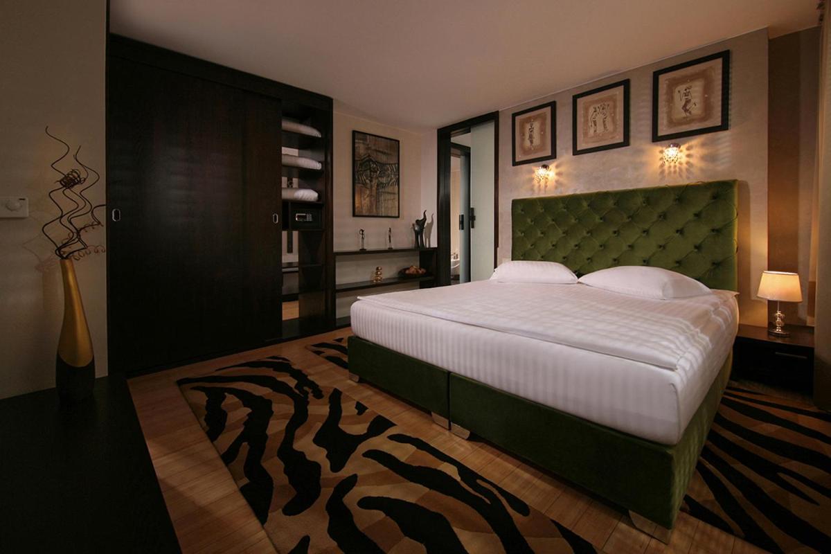 Suite with Balcony - Photo 1