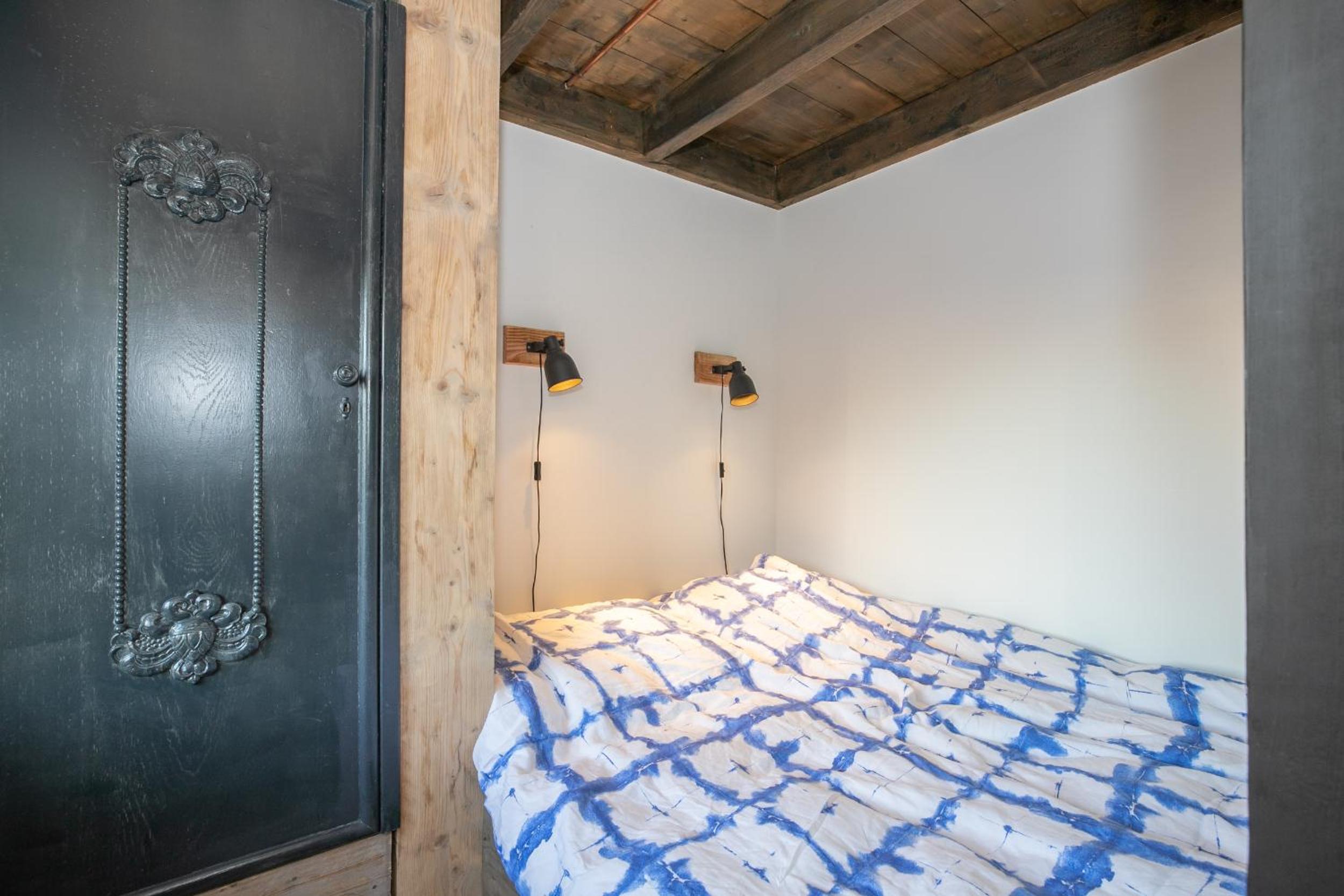 Two-Bedroom Apartment - Photo 25