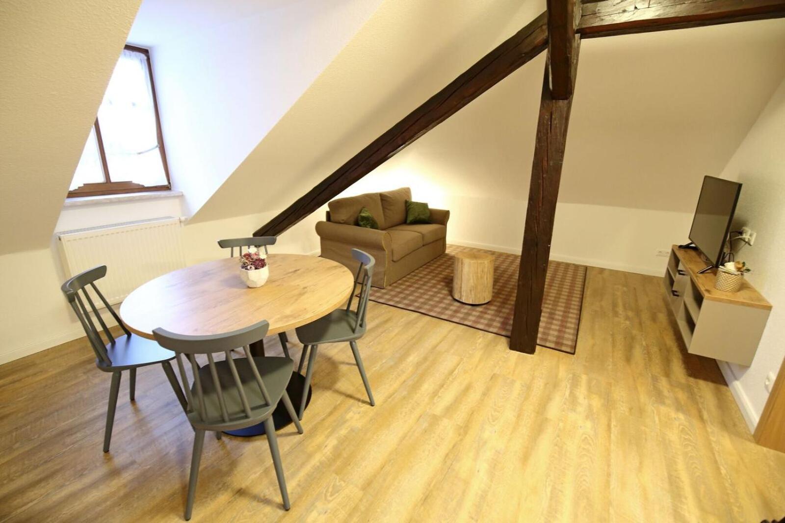 One-Bedroom Apartment photo 1
