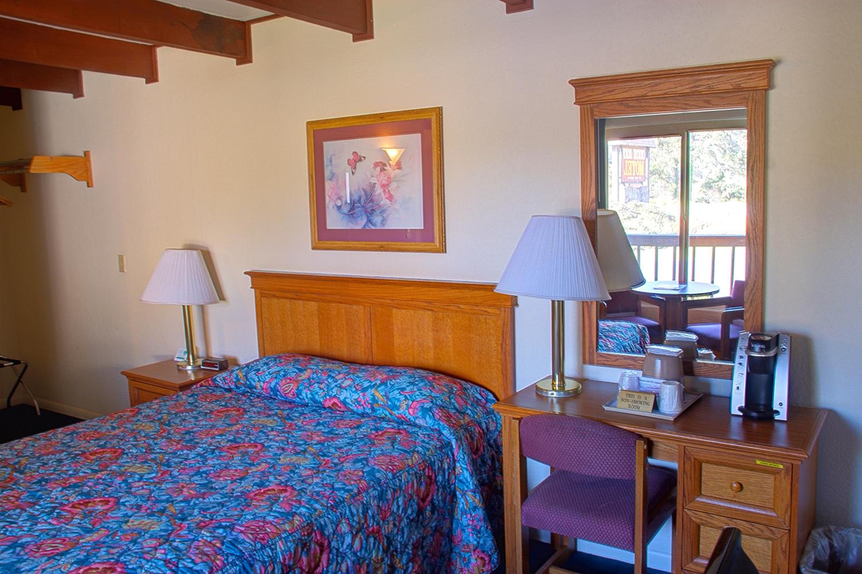 Queen Room with Garden View photo 2