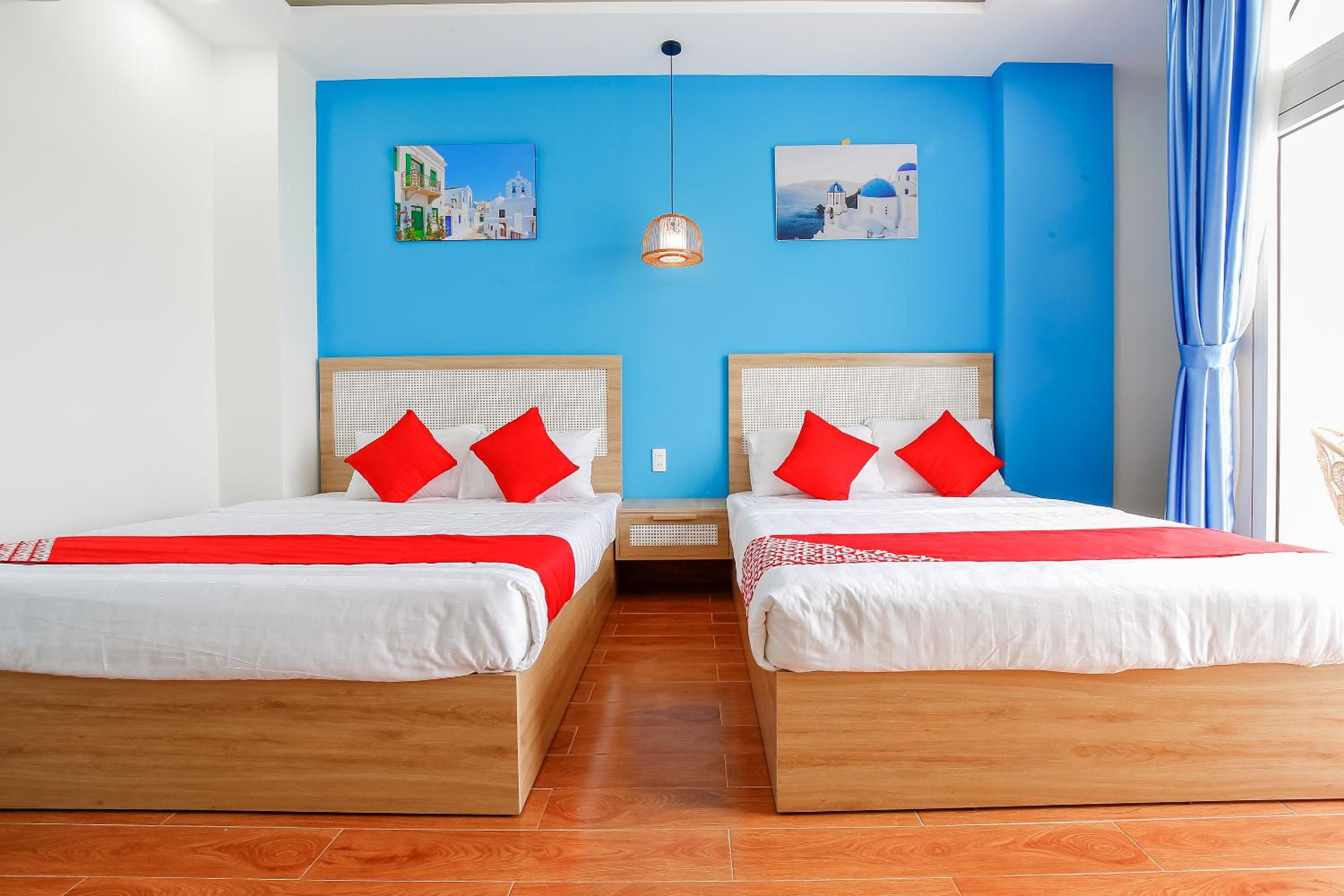 Deluxe Family Room - Photo 1