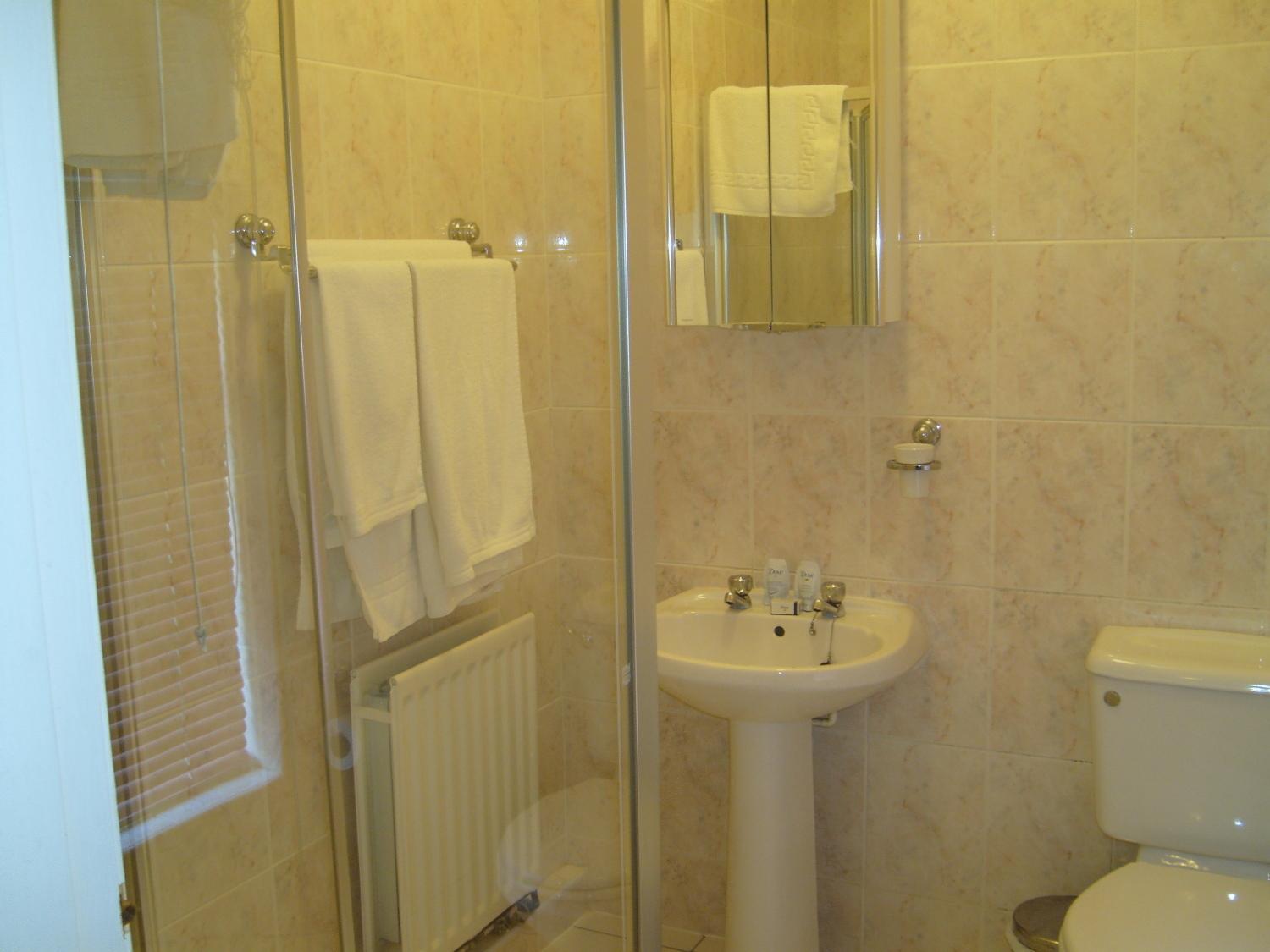 Twin Room - Photo 4