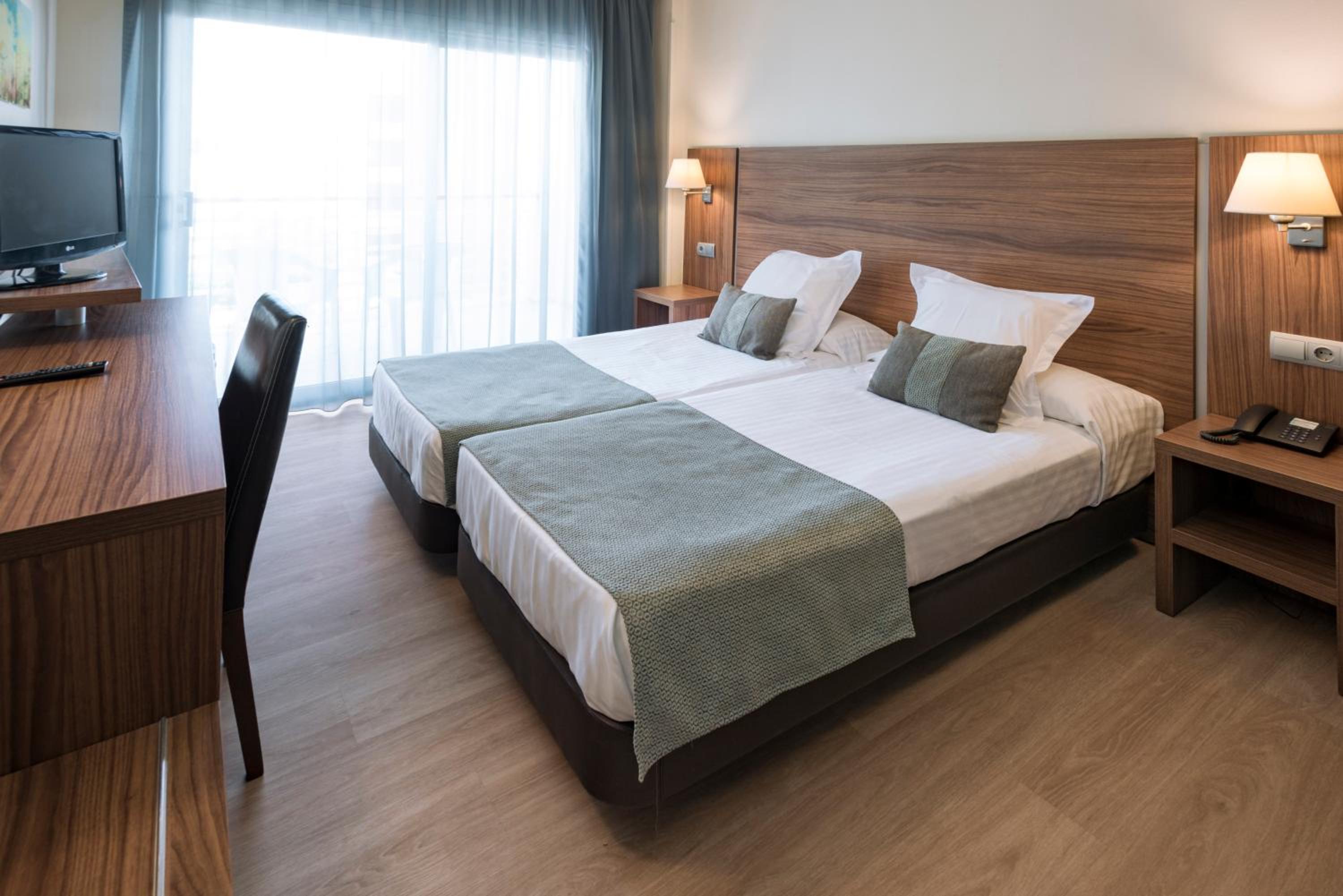  Double Room (1 adult + 1 child) photo 3
