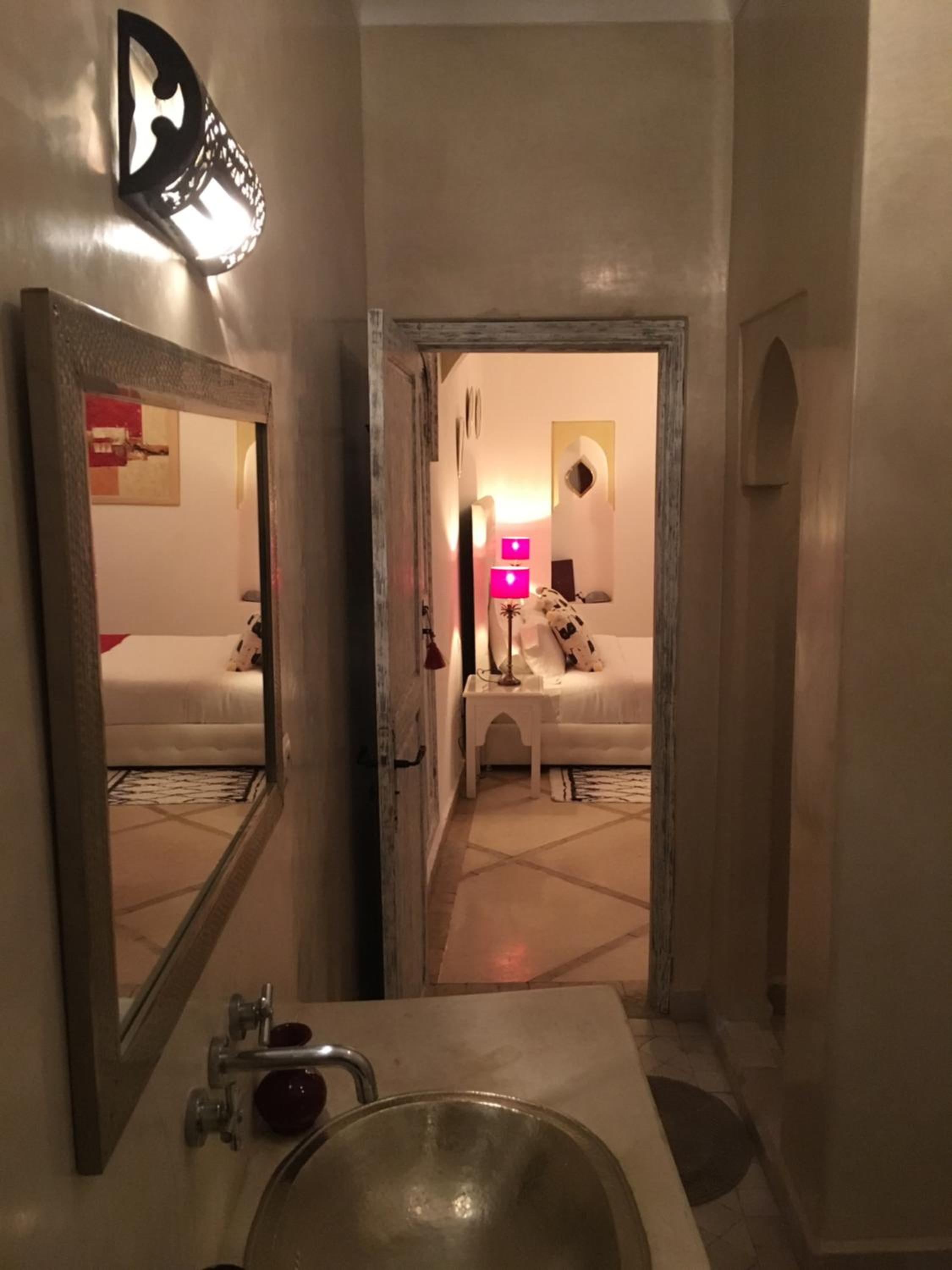 Triple Room with Private Bathroom - Photo 3
