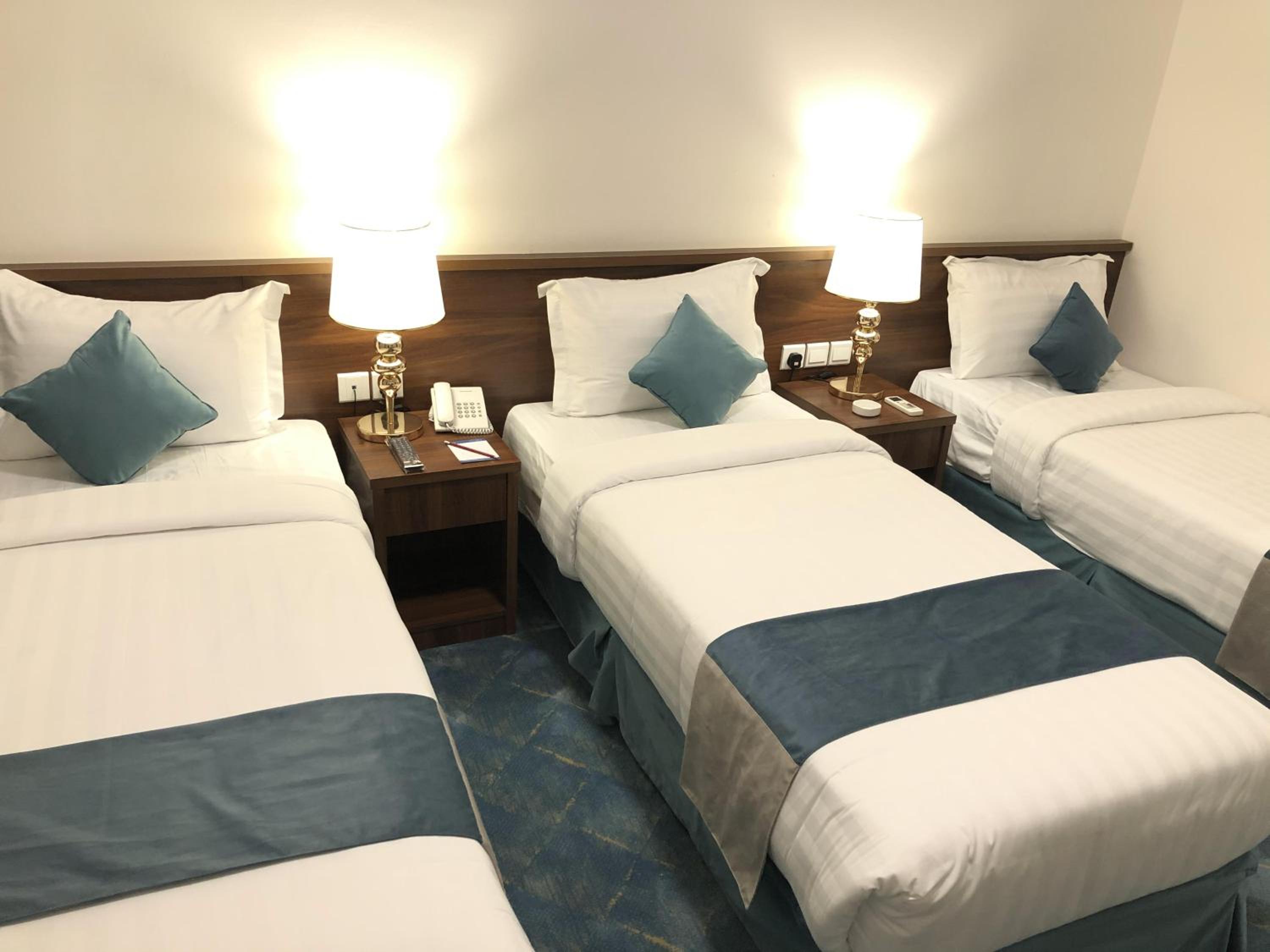 Standard Triple Room - Photo 7