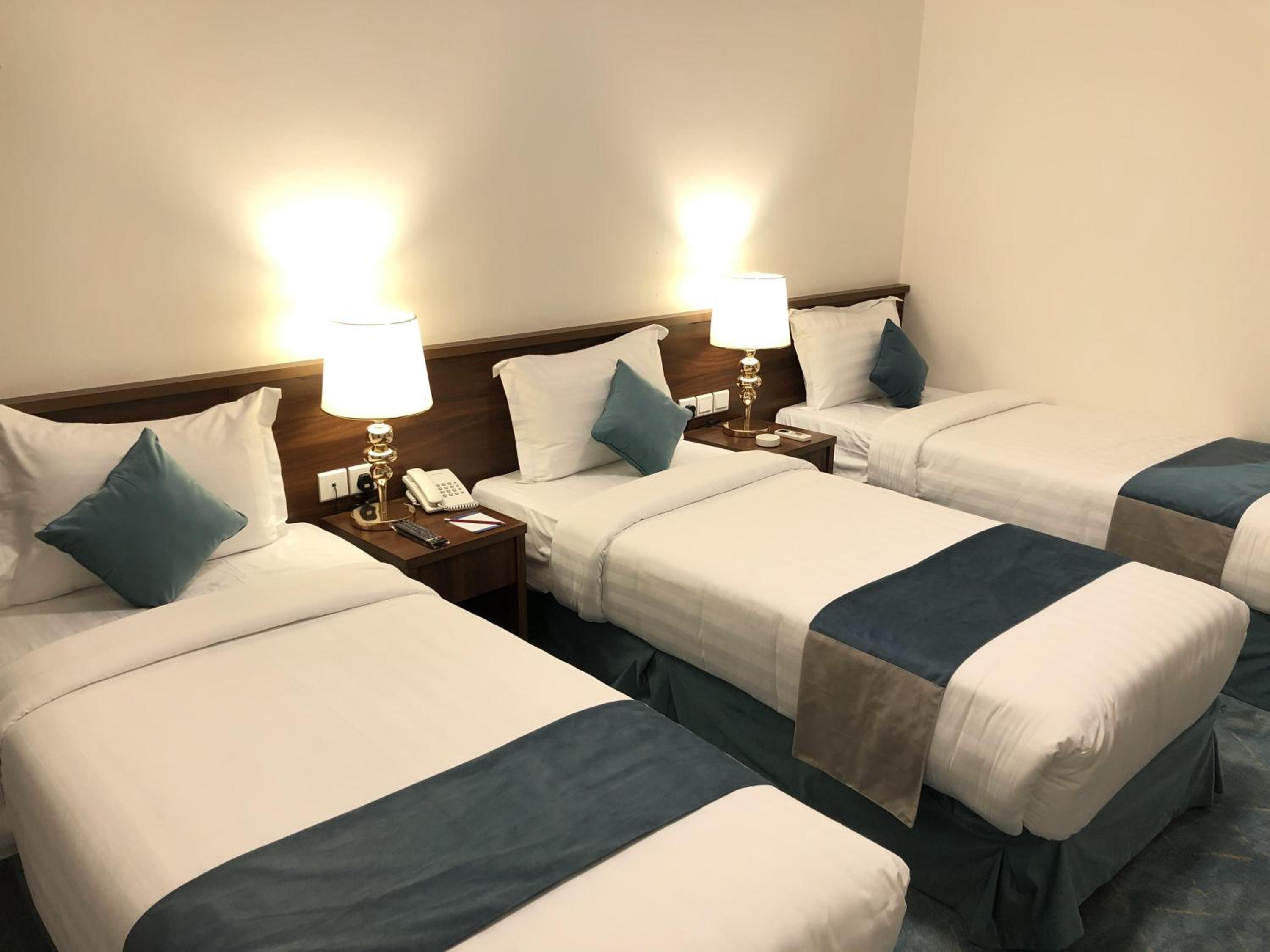 Standard Triple Room - Photo 6