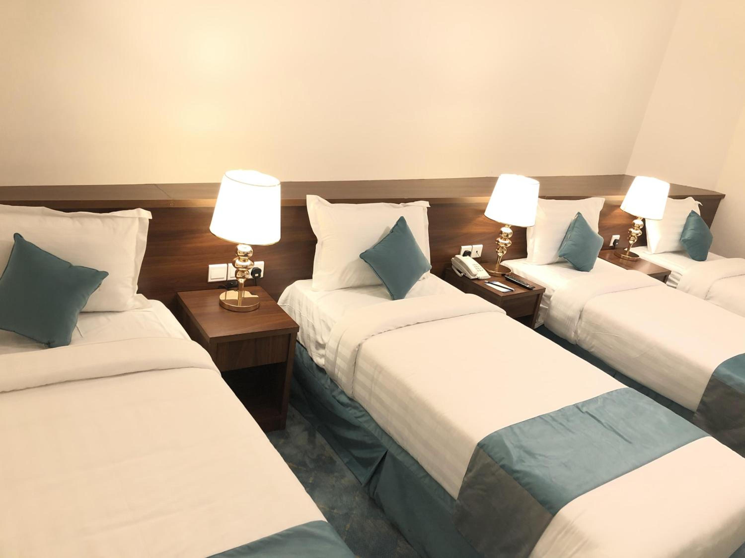 Standard Quadruple Room - Photo 2