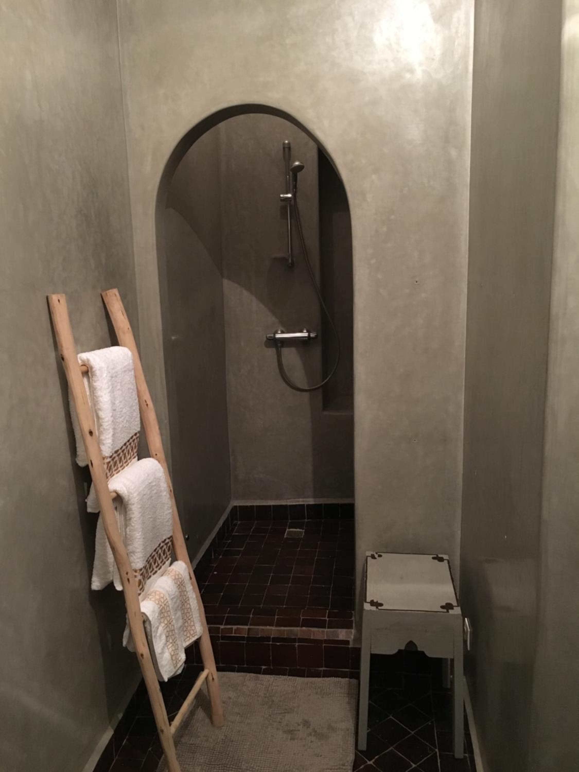 Double or Twin Room with Private Bathroom - Photo 3