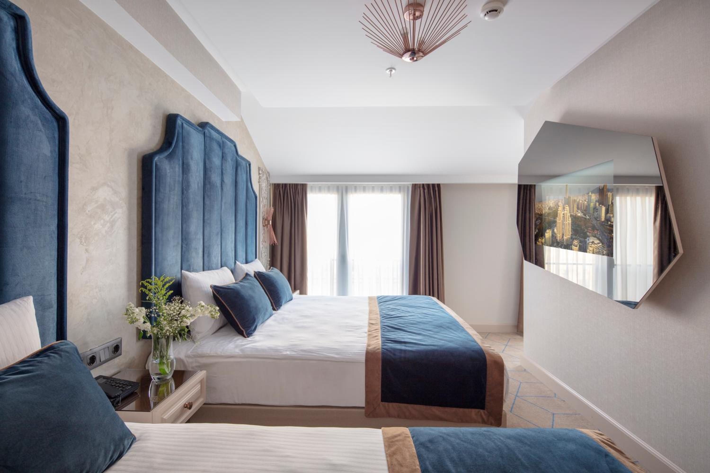 Deluxe Triple Room photo 2